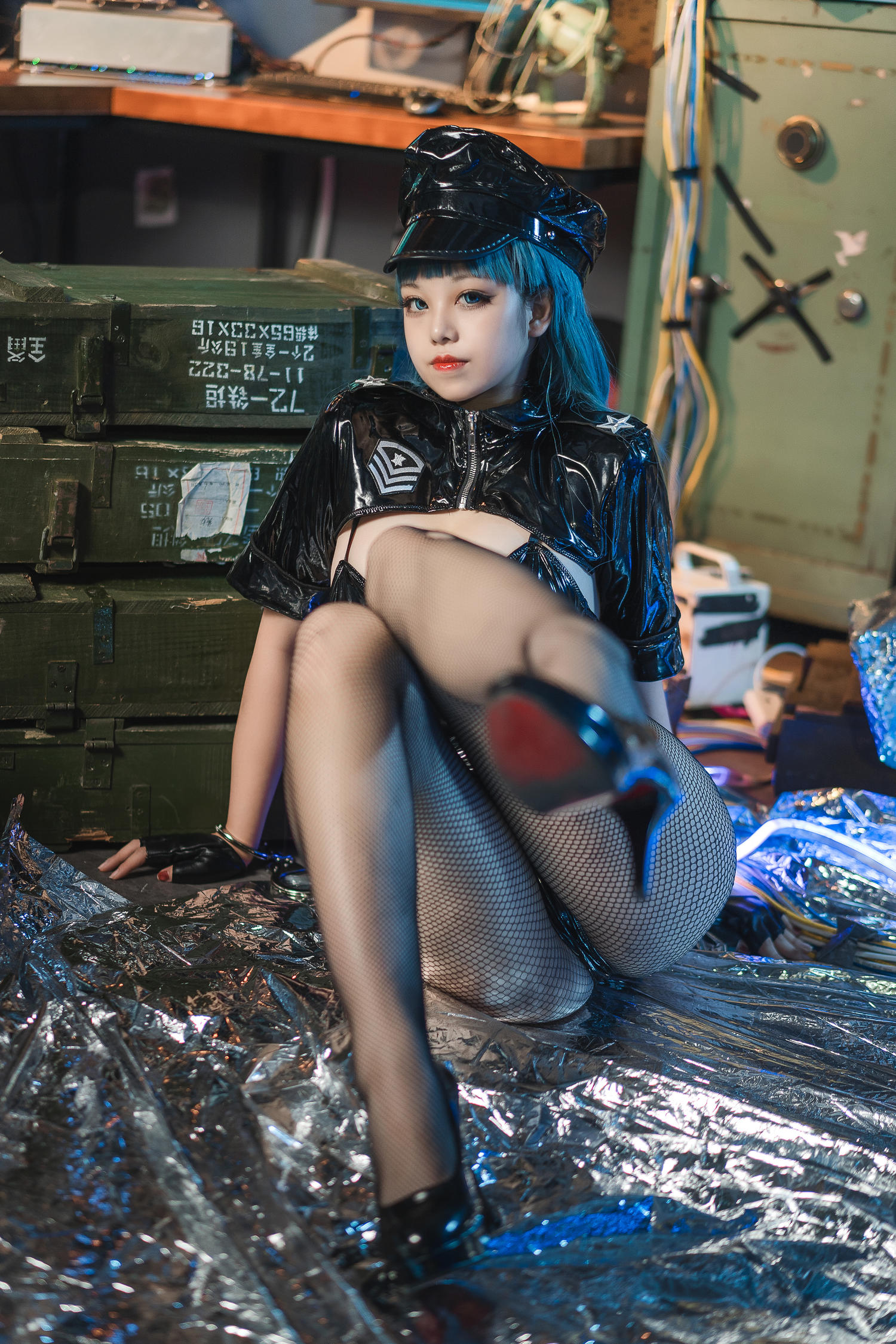 蜜汁猫裘 胶衣女警 [51P-487MB]