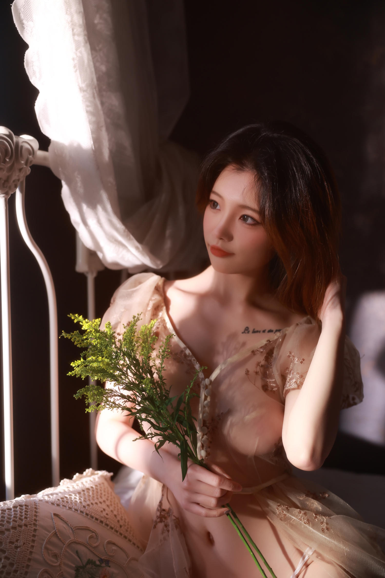 桃良阿宅 花束与影 [13P-33MB]