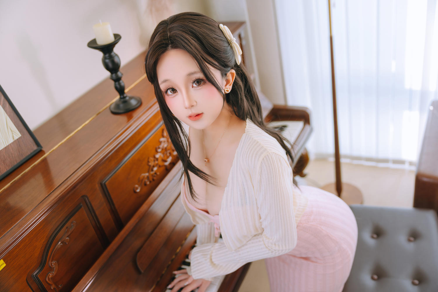 日奈娇 钢琴老师 [215P5V-2.08GB]