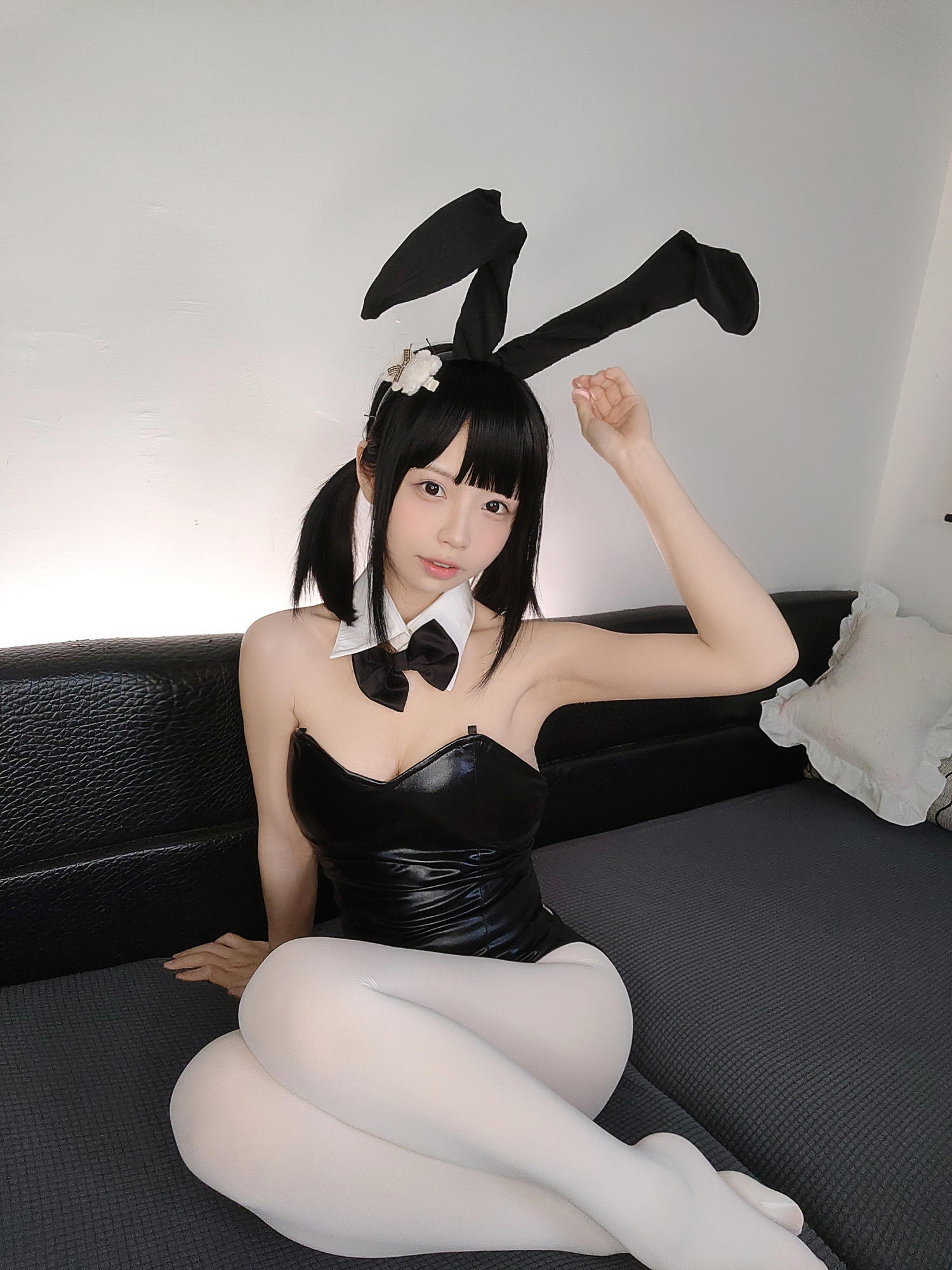 十万珍吱伏特 白丝兔女郎 [60P-116MB]