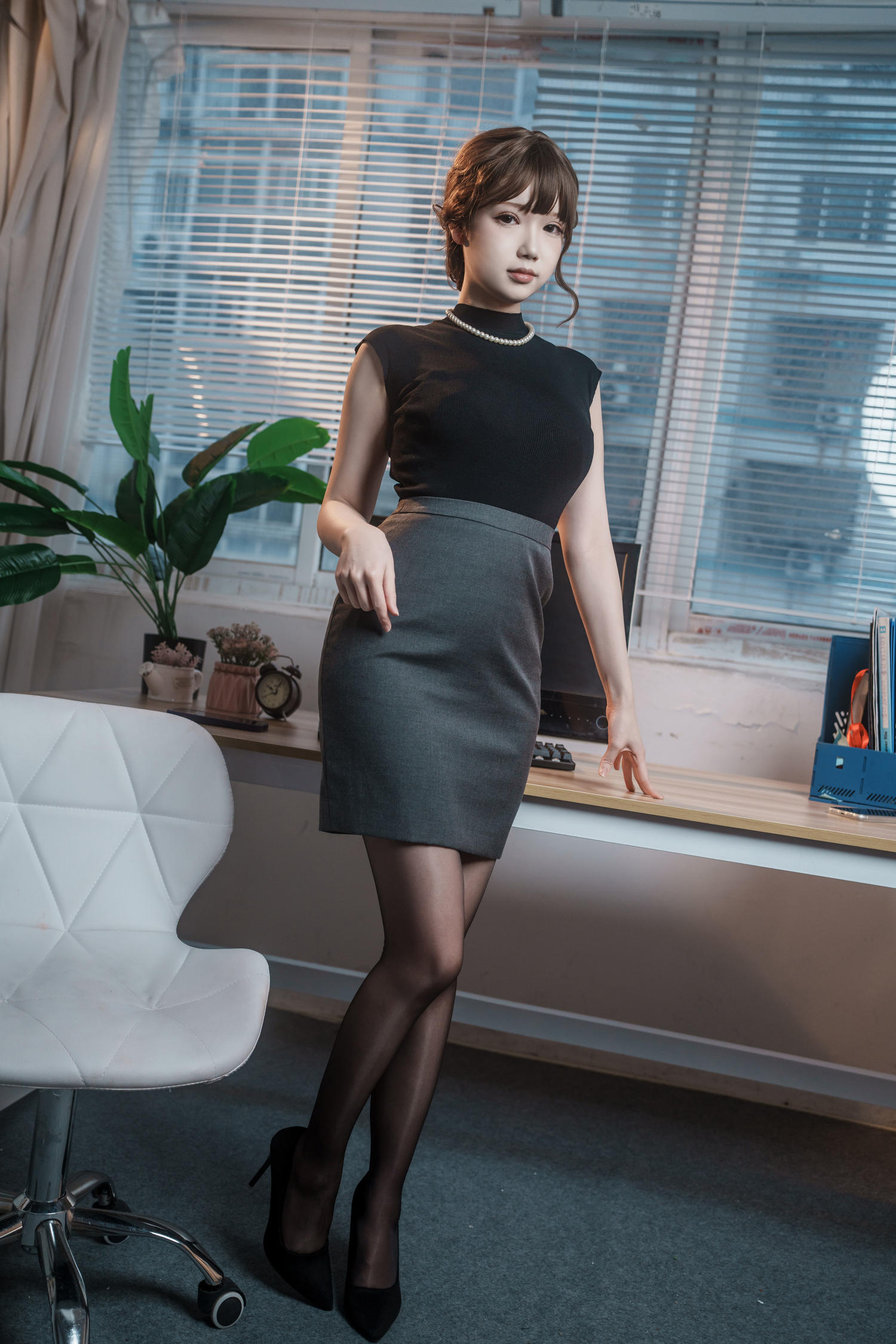 雪晴Astra 年纪不大的上司姐姐 [70P1V-1.65GB]