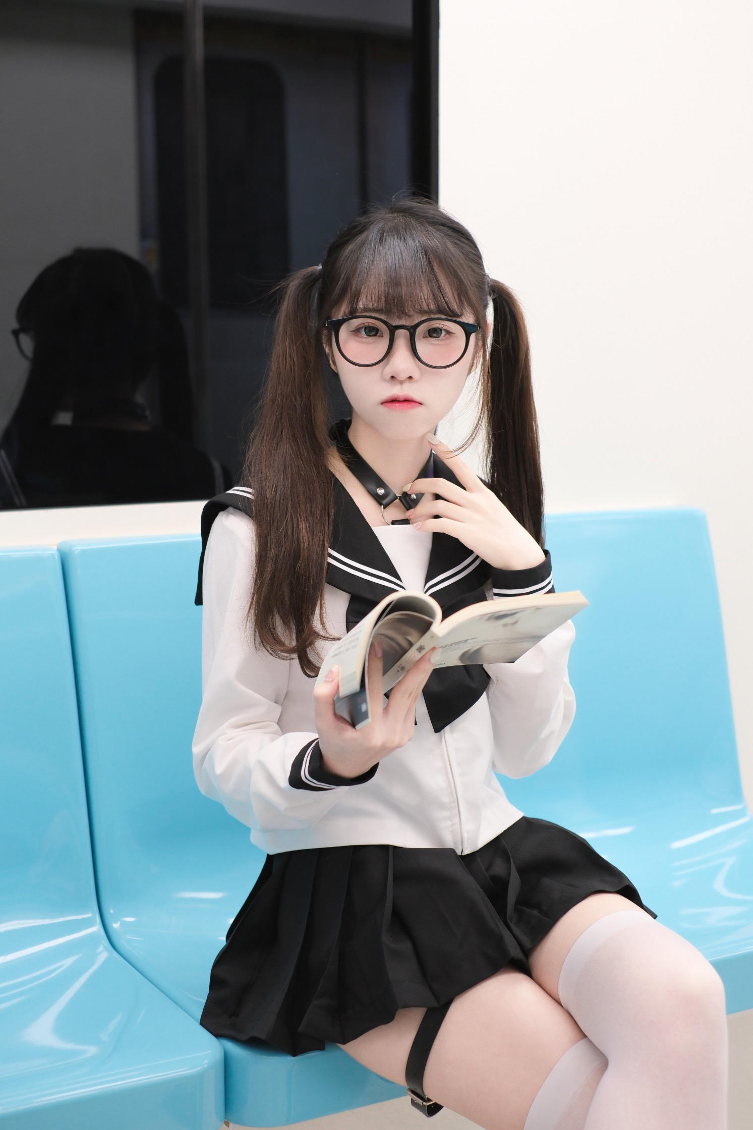 可可小白兔 電車上の女高中生 [70P-40MB]