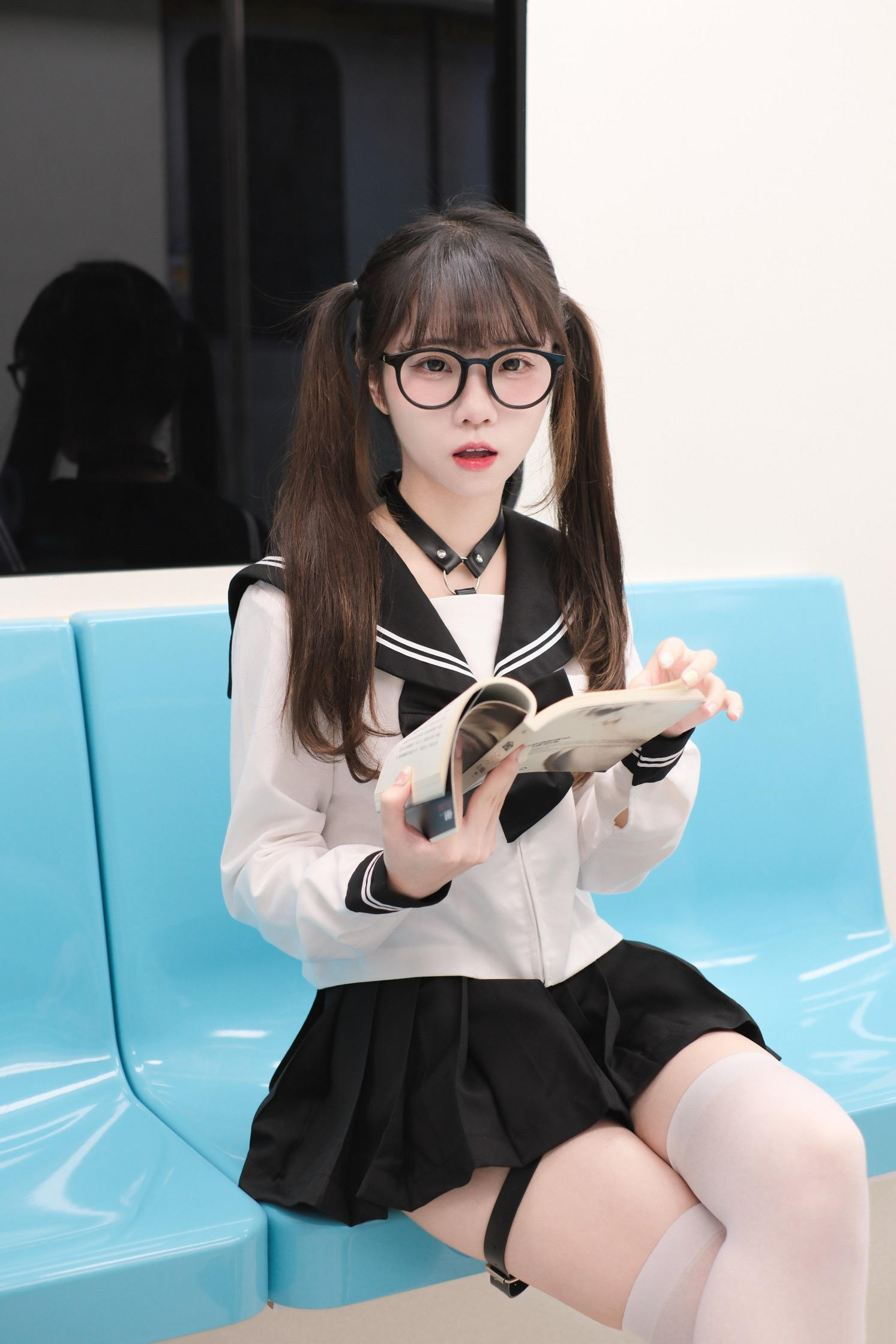 可可小白兔 電車上の女高中生 [70P-40MB]