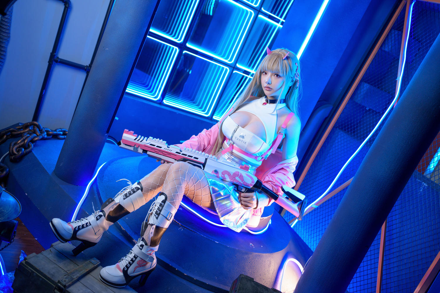 雯妹不讲道理 Nikke 毒蛇 [36P-925MB]