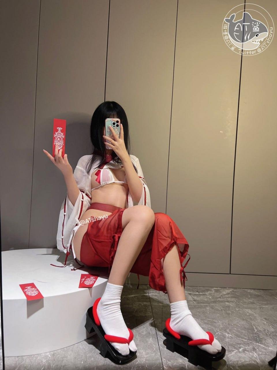 AT鲨 反差巫女 [30P1V-17MB]