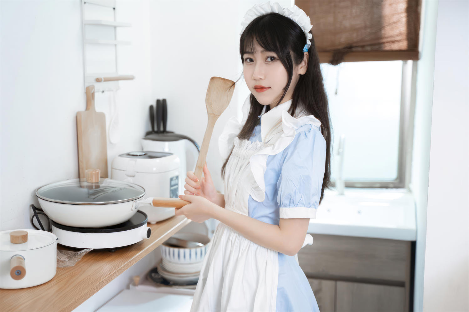 不呆猫 厨房小女仆 [35P-212MB]