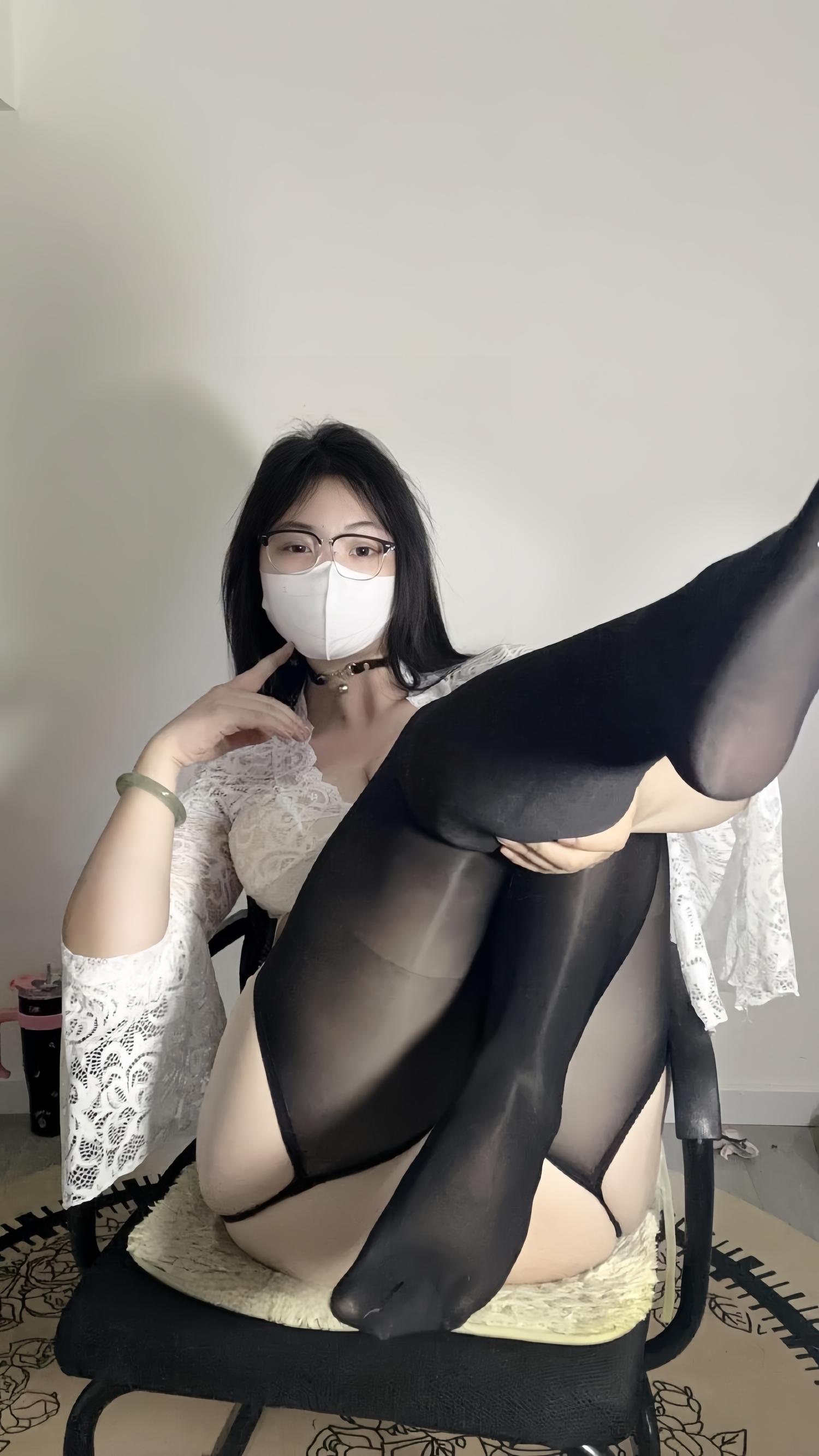 可爱的肉巴 白纱吊带黑丝 [10P8V-365MB]