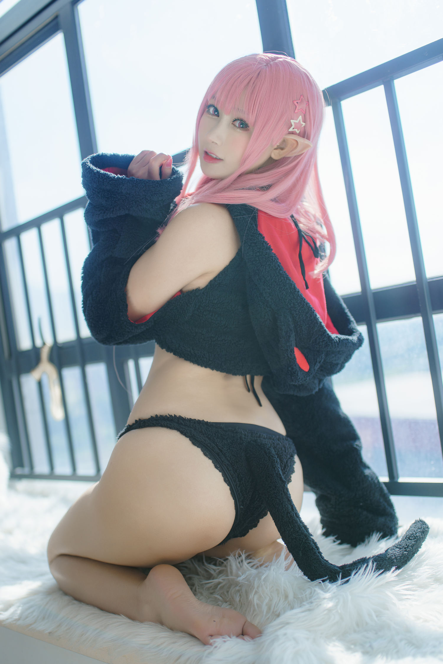 羽生三未 - 礼物猫 [26P]