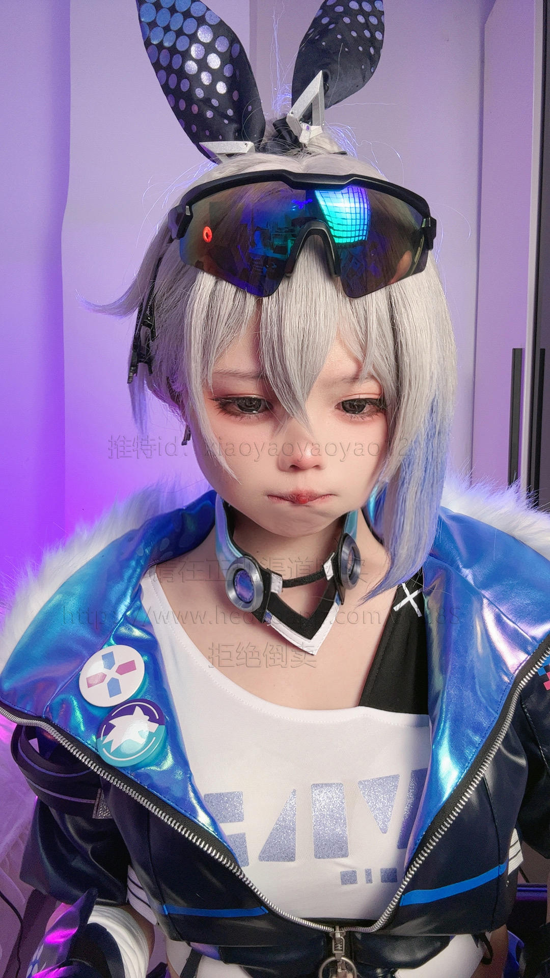 小瑶幺幺 银狼自拍版 [64P5V-186MB]