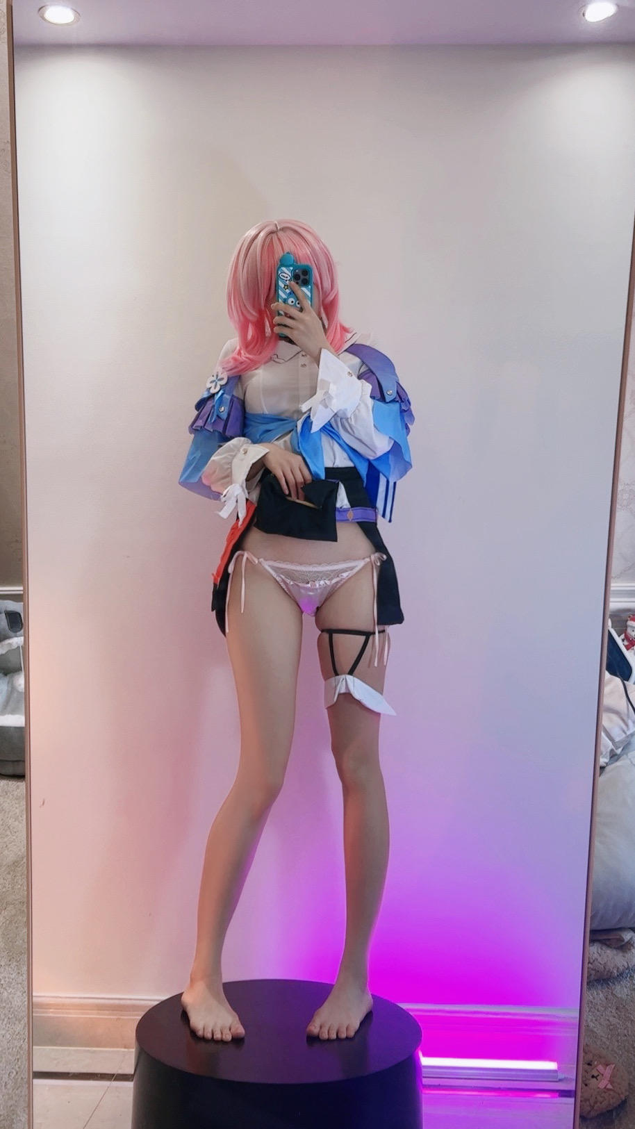 屑雪雪鸭 三月七 [49P-14MB]