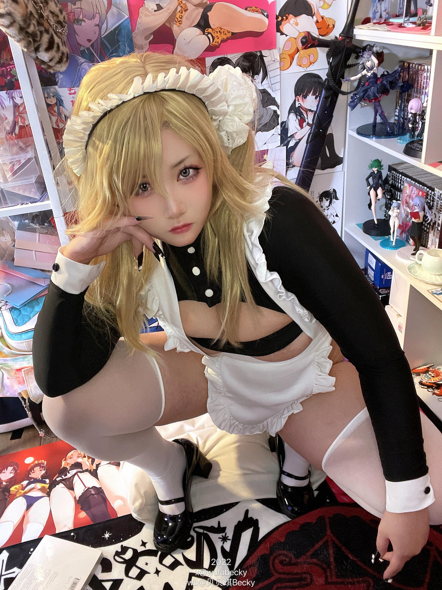 贝贝琪Becky 2023年07月 金发女仆 [16P1V-130MB]