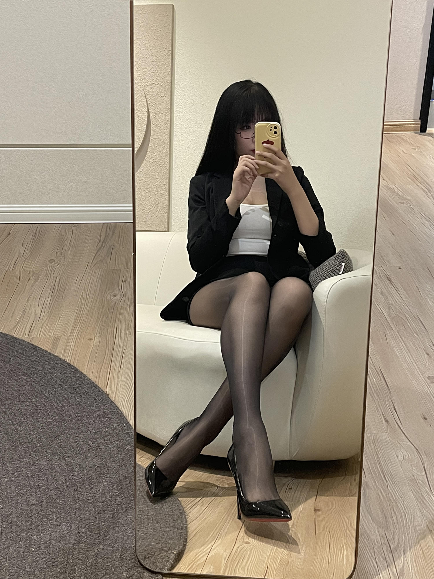 轩萧学姐 下班后OL [72P-255MB]