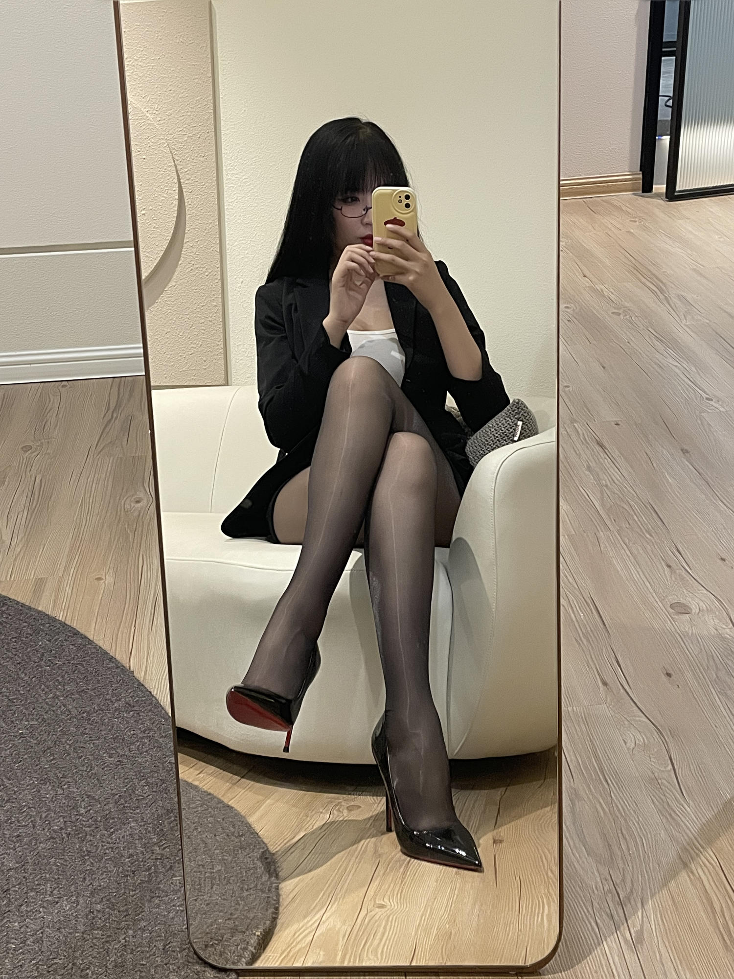 轩萧学姐 下班后OL [72P-255MB]