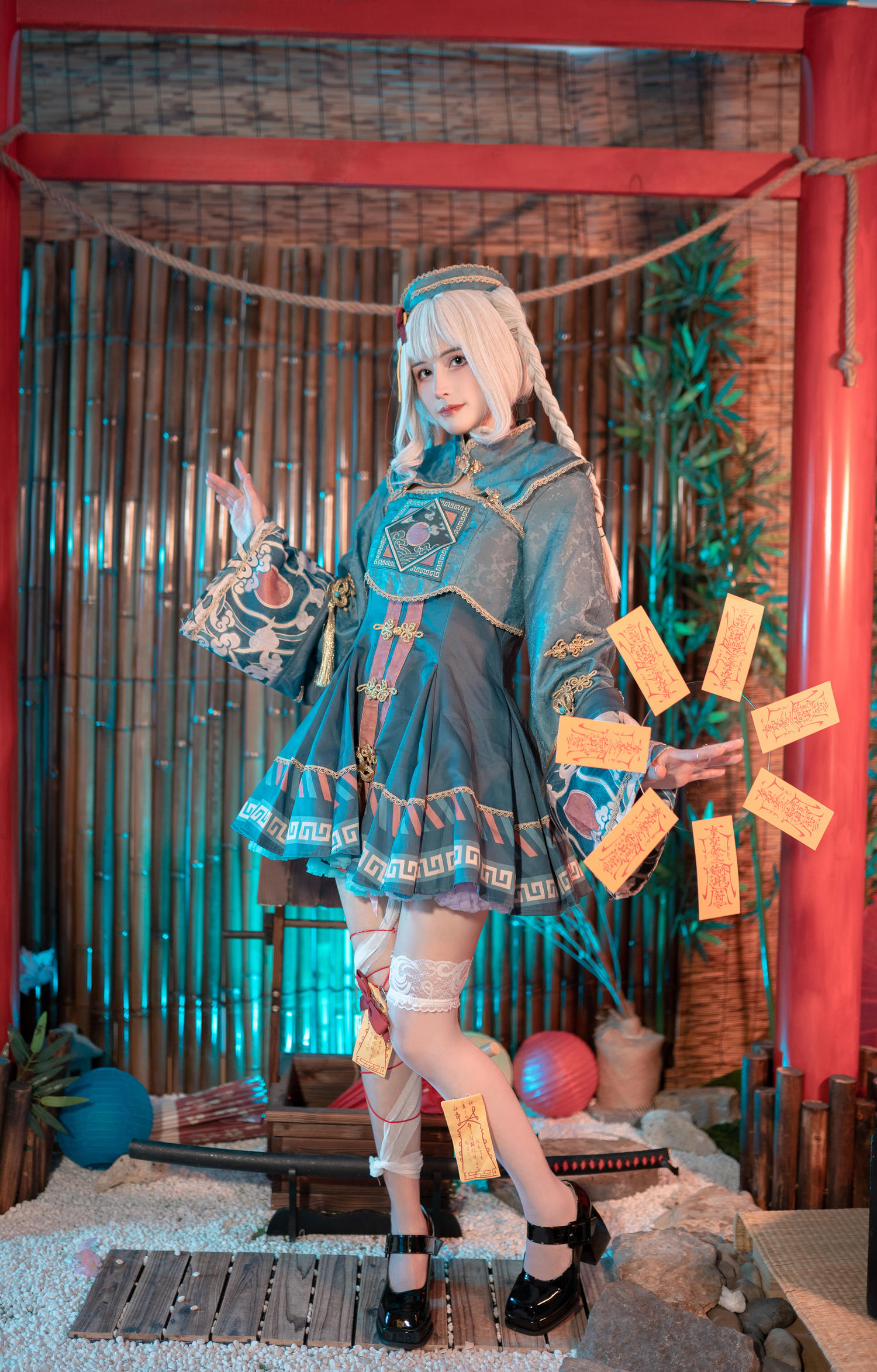 鹿八岁 小僵尸 [74P1V-3.91GB]