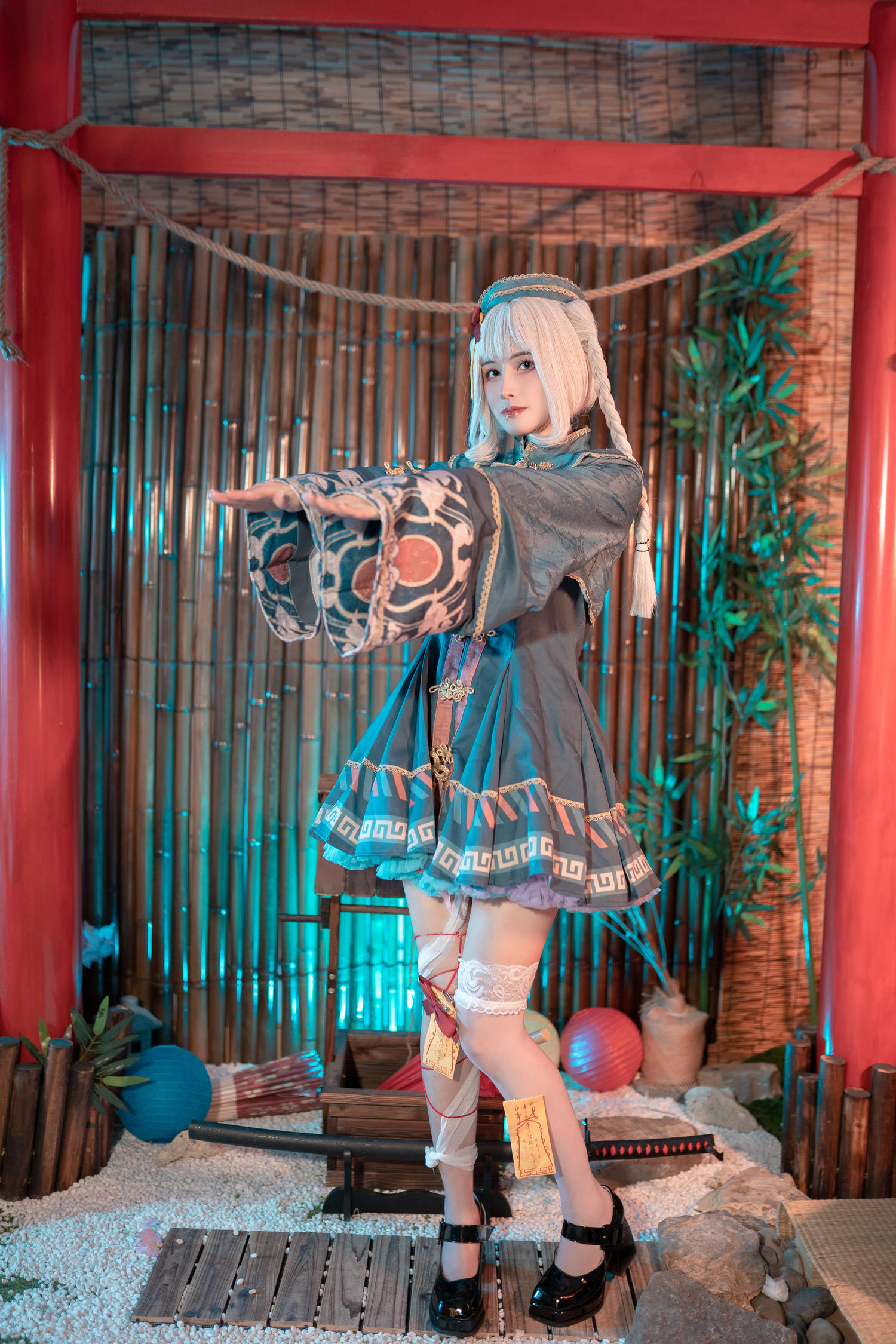 鹿八岁 小僵尸 [74P1V-3.91GB]