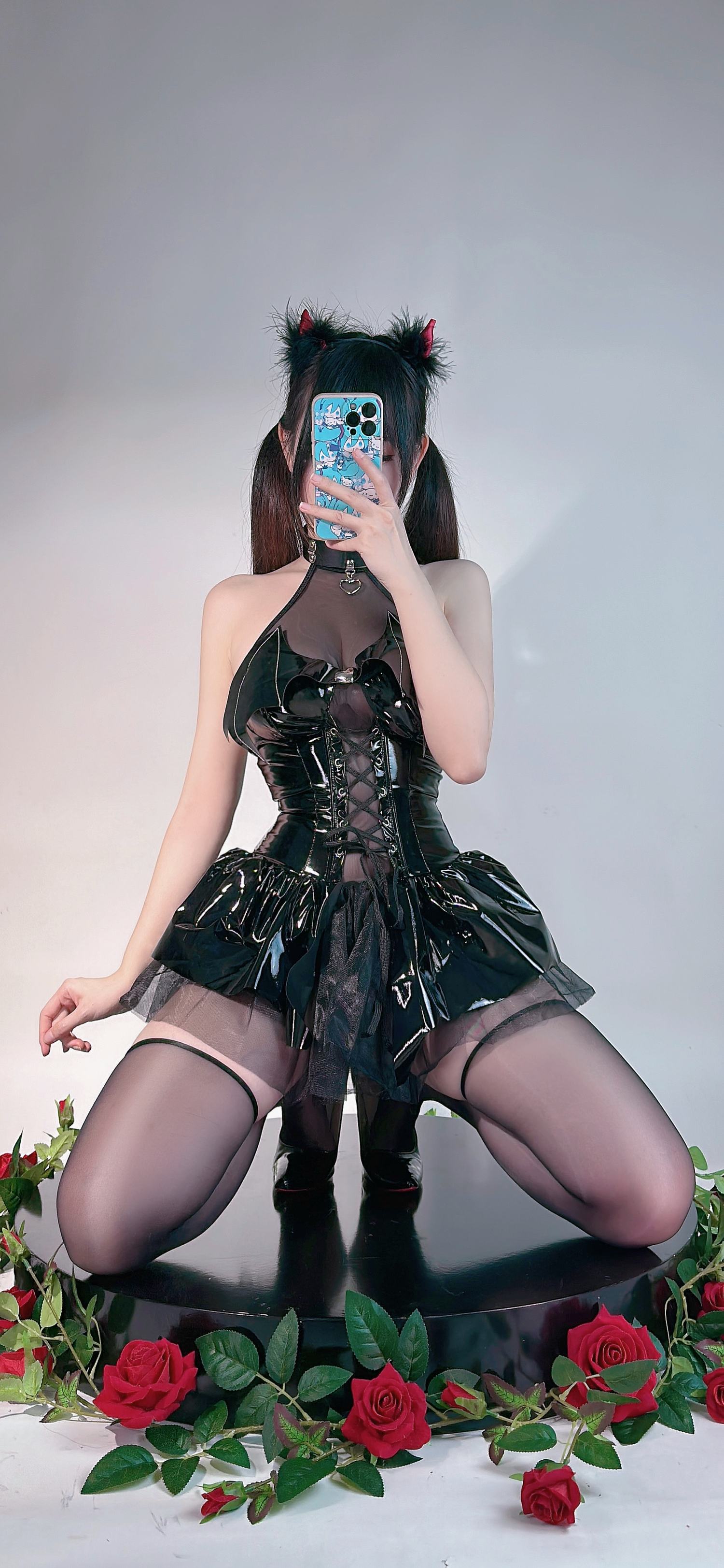 miko酱ww  小小恶魔 [29P-97MB]