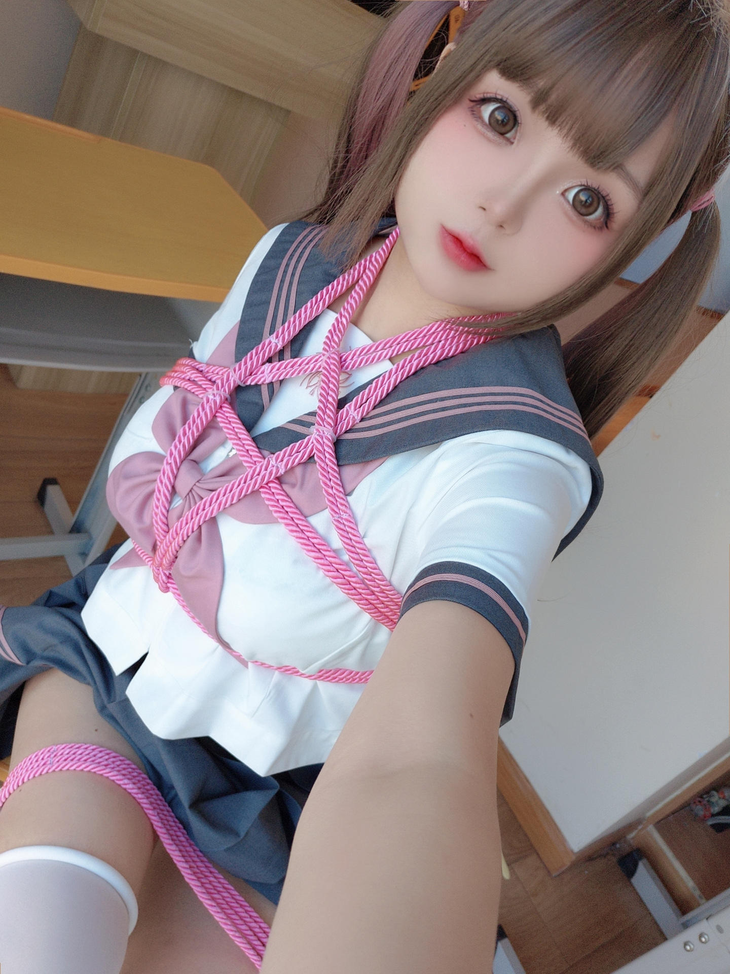 日奈娇 课桌捆绑 [150P3V-1.34GB]