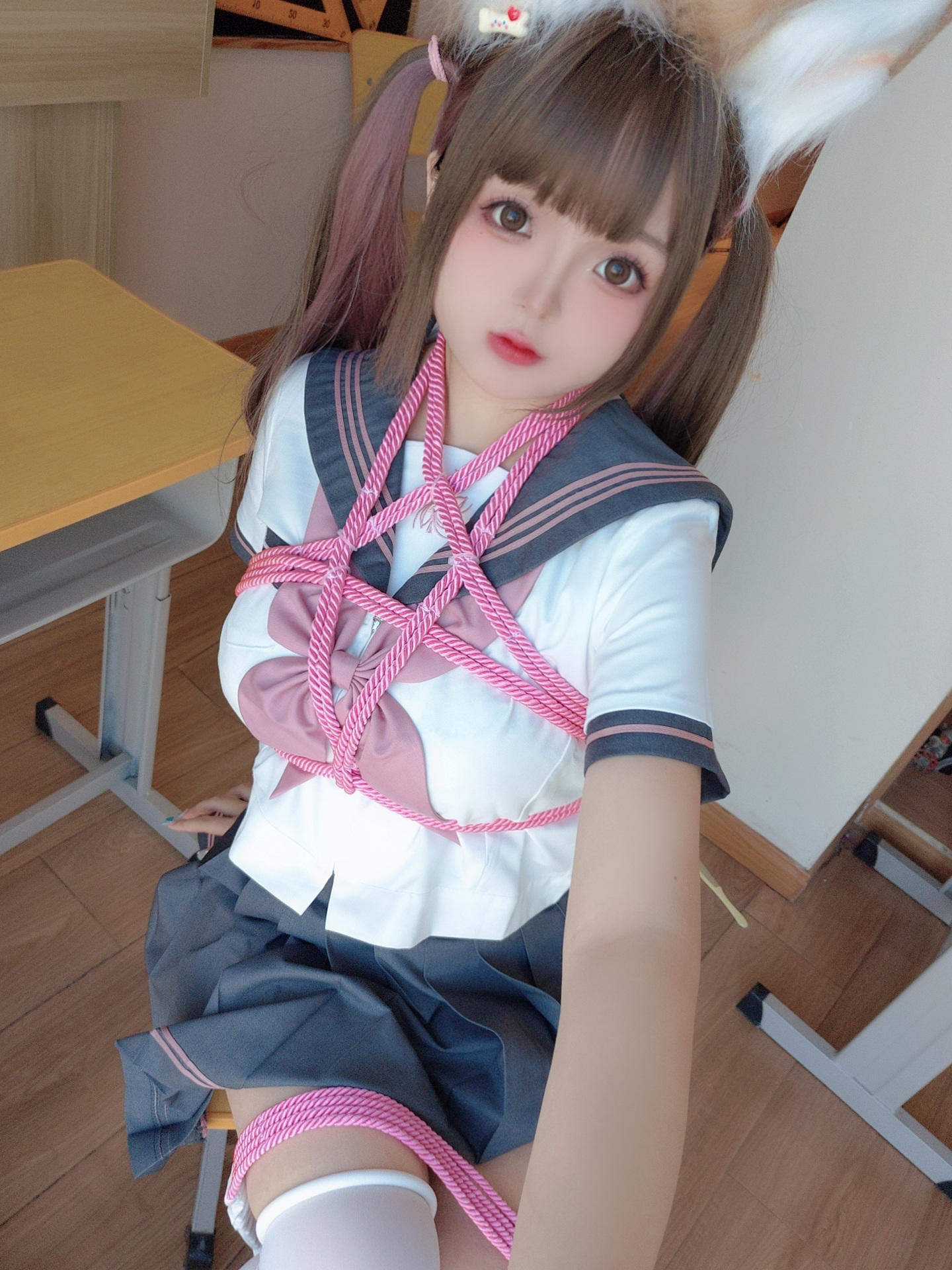 日奈娇 课桌捆绑 [150P3V-1.34GB]