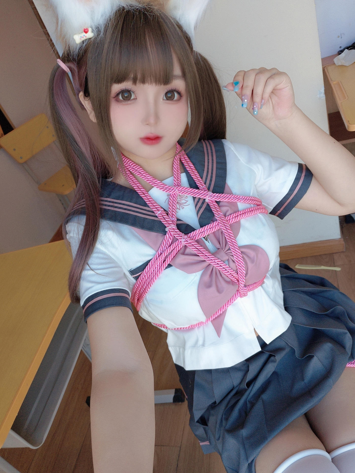 日奈娇 课桌捆绑 [150P3V-1.34GB]