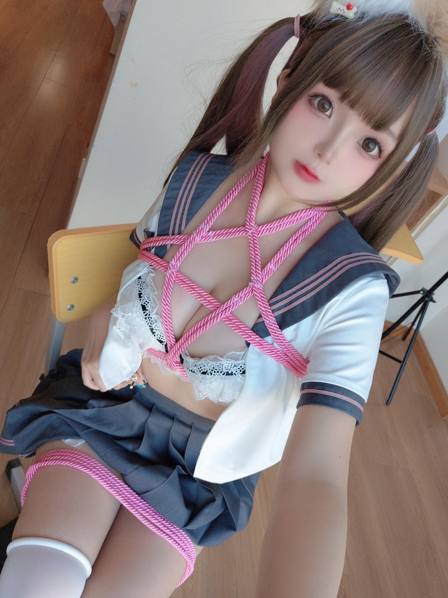 日奈娇 课桌捆绑 [150P3V-1.34GB]