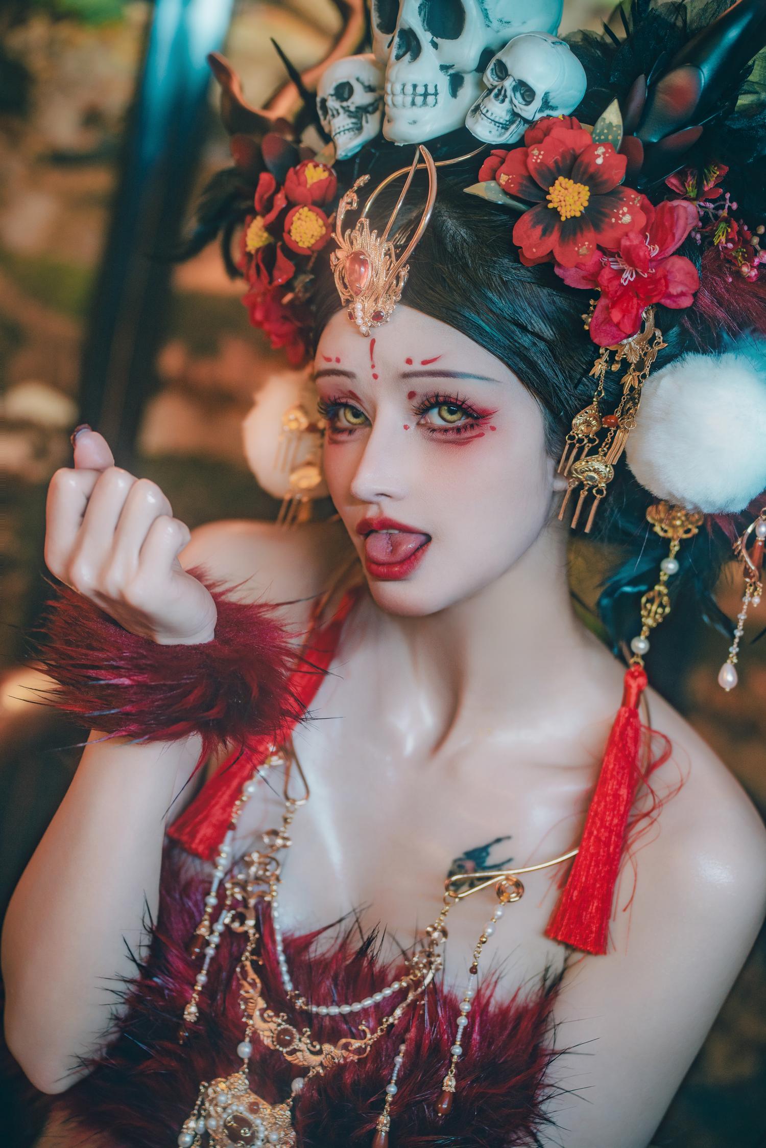 鹿八岁 闯进我家的凶凶年兽 [120P-788MB]