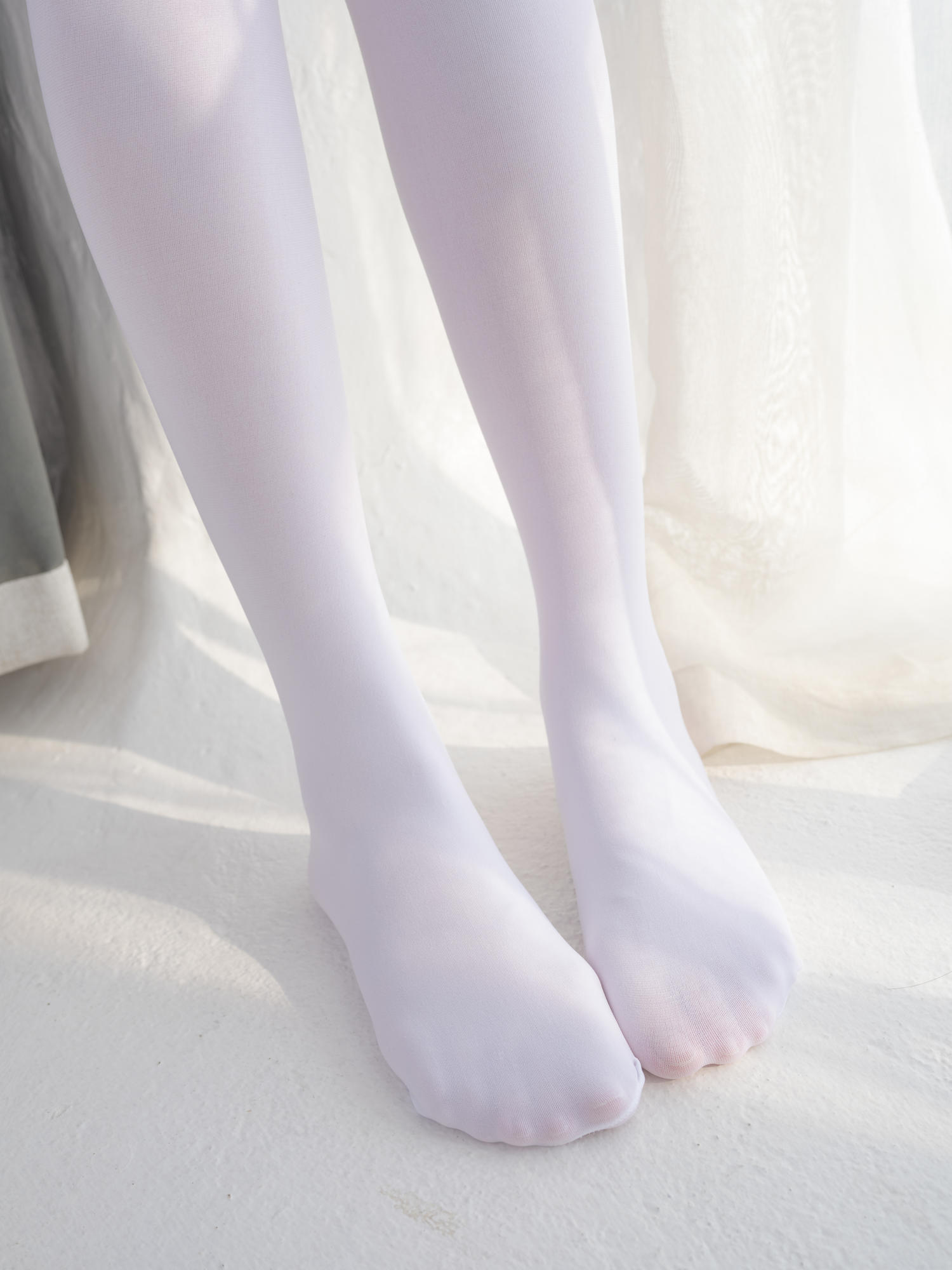 森萝财团 微风-011 aika 白丝 80D [146P1V-8.04GB]