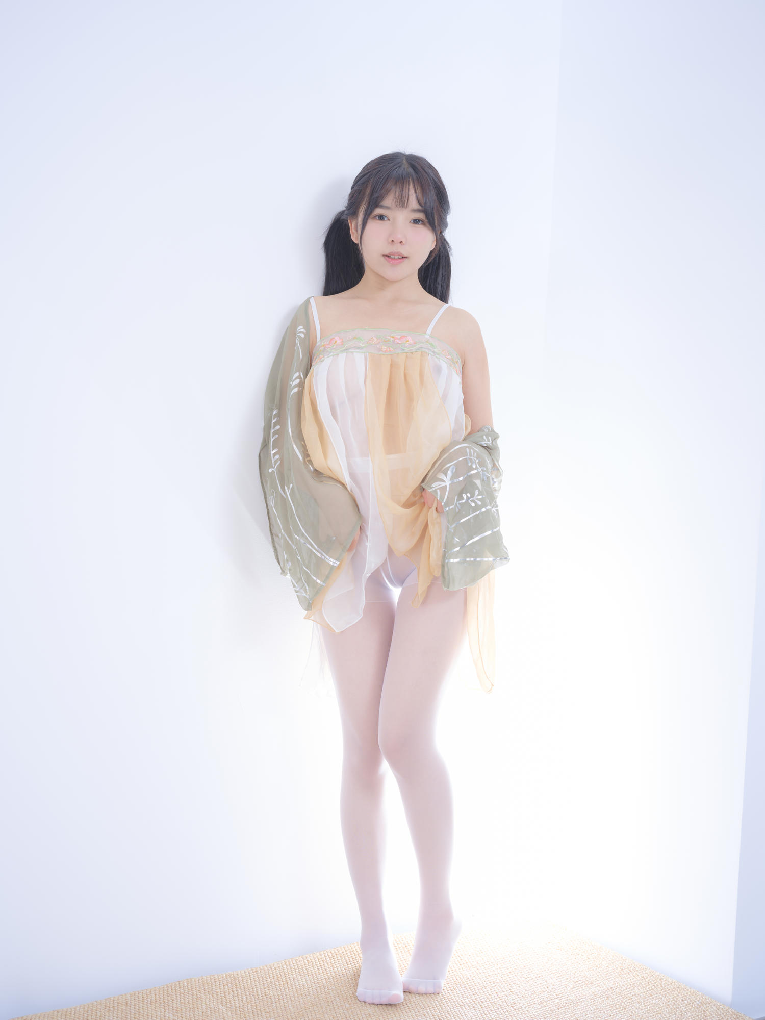 森萝财团 晴涩-016 乃晴 古装白丝 [78P1V-6.13GB]