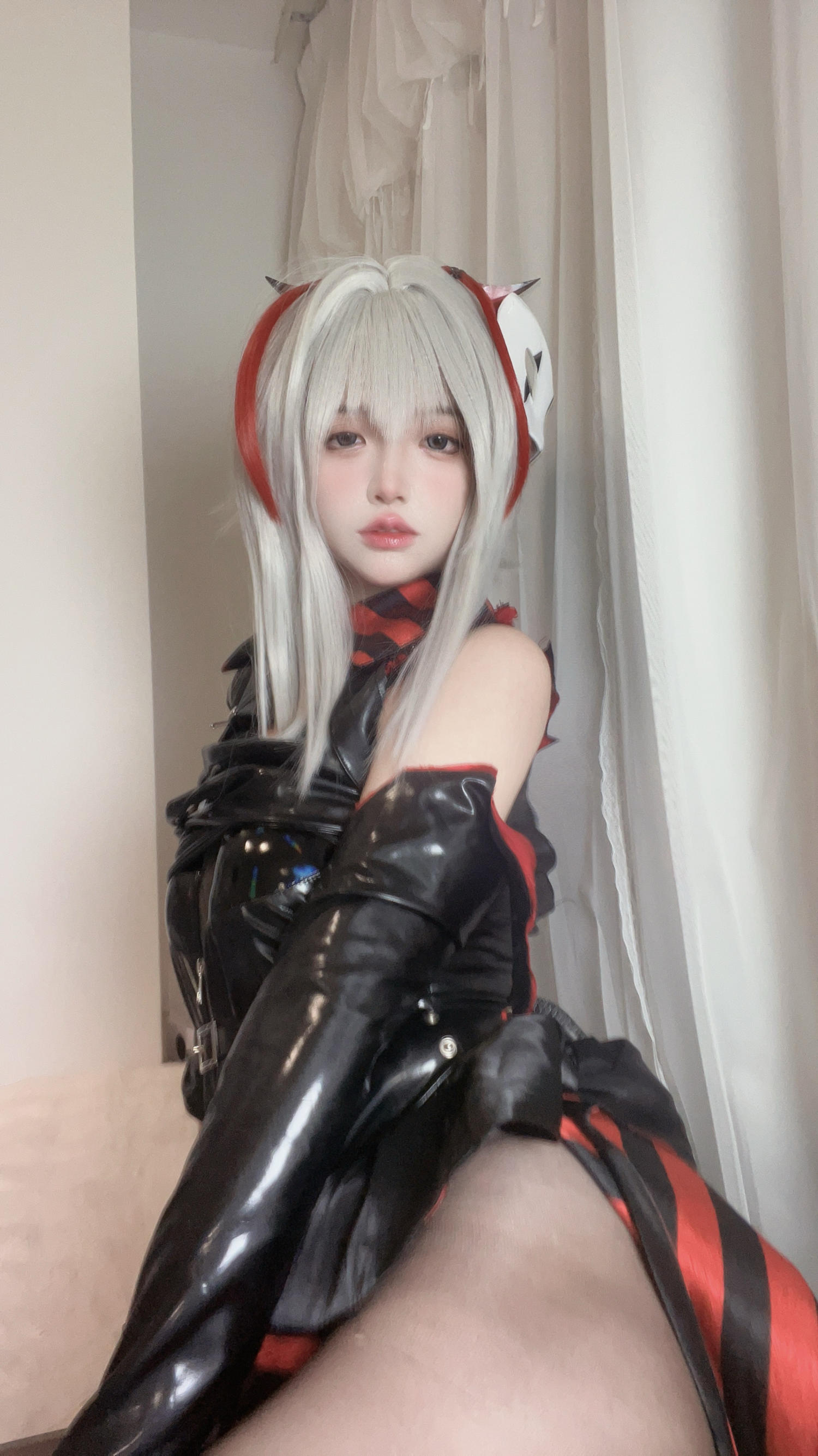 疯猫ss 明日方舟 W [33P-65MB]