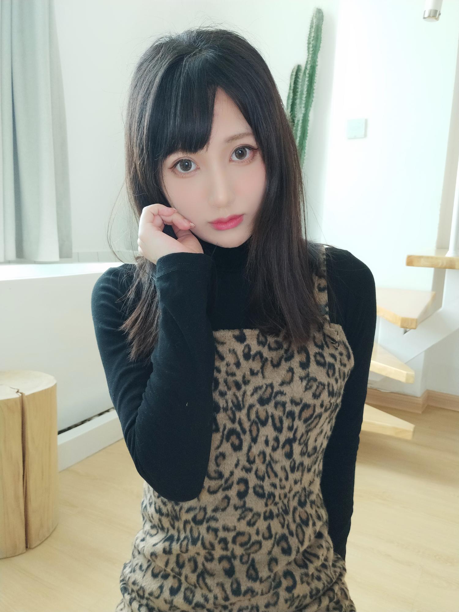 木之本果 真爱粉3月 含豹纹常服 [22P-56MB]