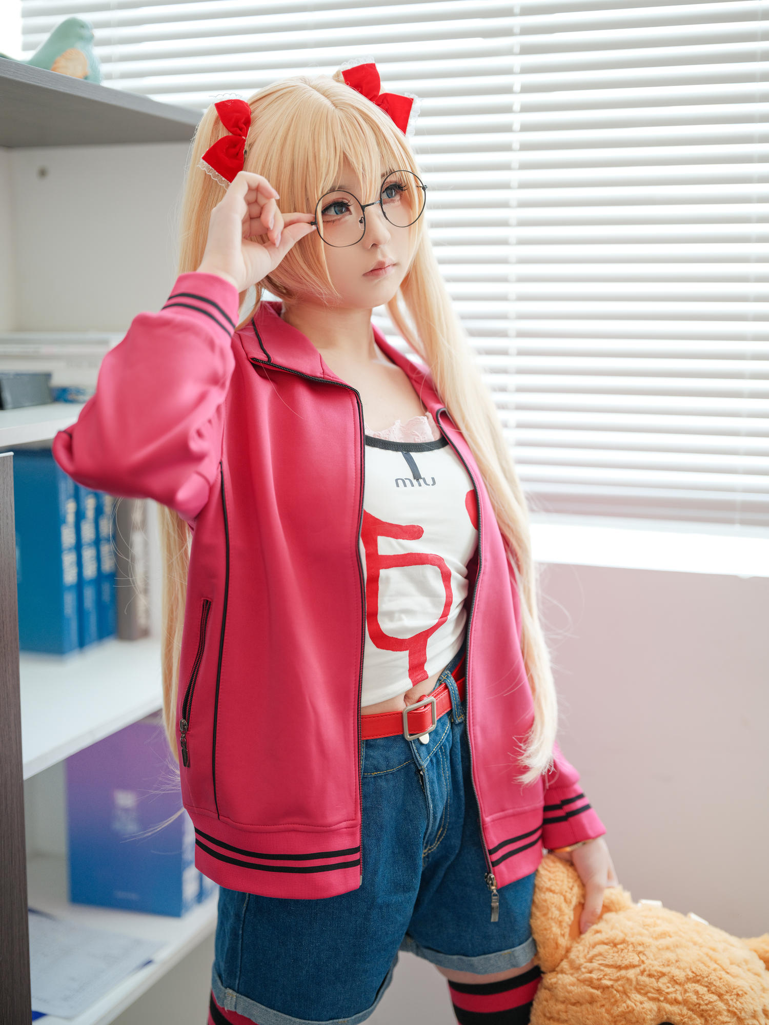 幼水铃衣 秋月爱莉 [82P1V-2.03GB]