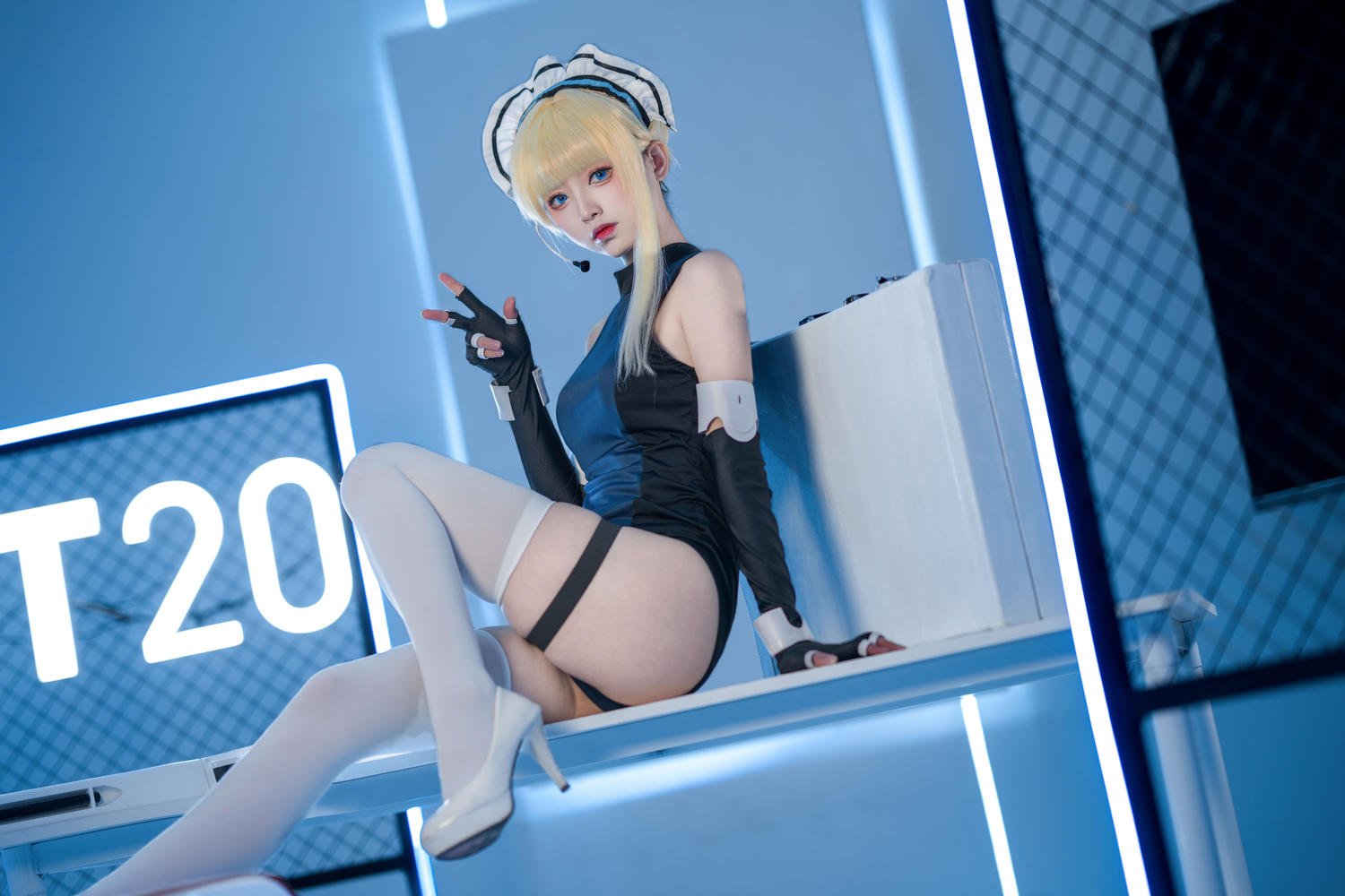 大大卷卷小卷 蔚蓝档案 飞鸟马时紧身衣 [18P-256MB]