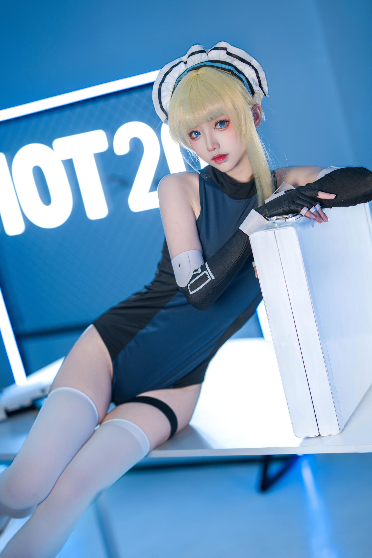 大大卷卷小卷 蔚蓝档案 飞鸟马时紧身衣 [18P-256MB]