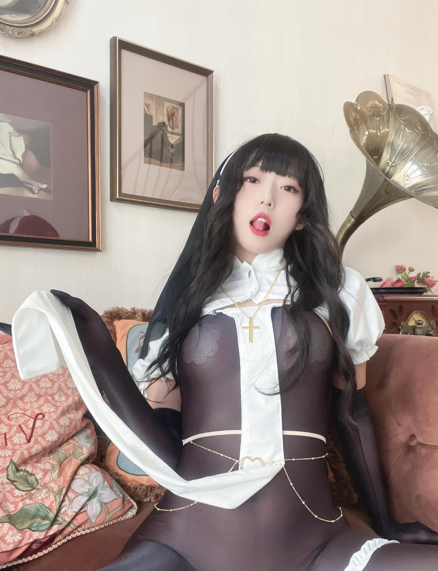 Money冷冷 修女 [61P-189MB]