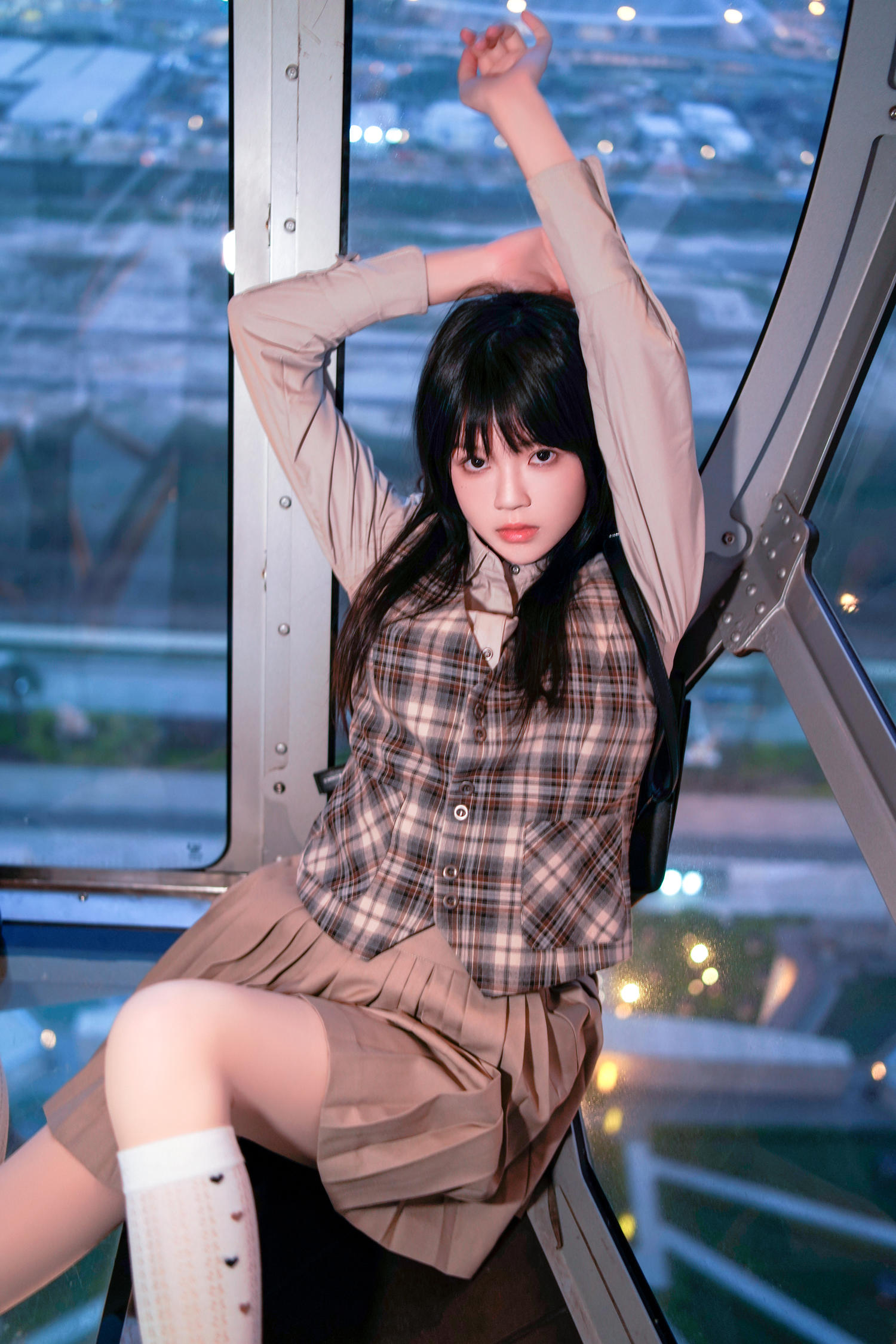 桜桃喵 制服摩天轮 [27P-667MB]