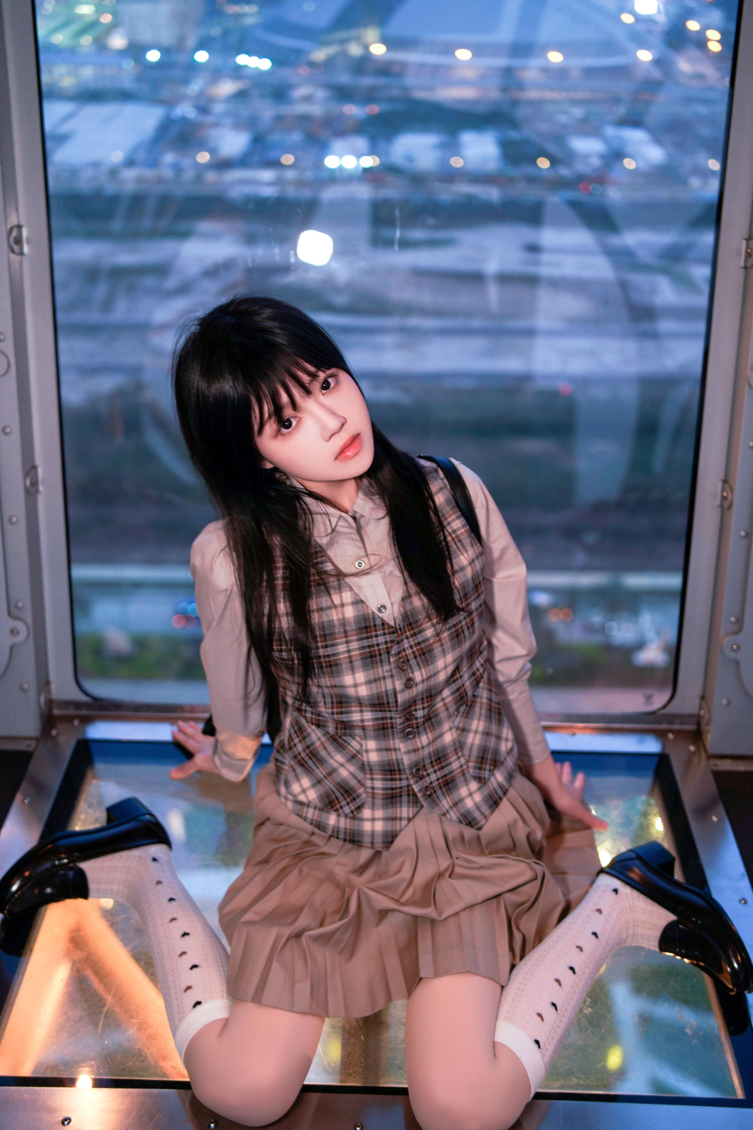 桜桃喵 制服摩天轮 [27P-667MB]