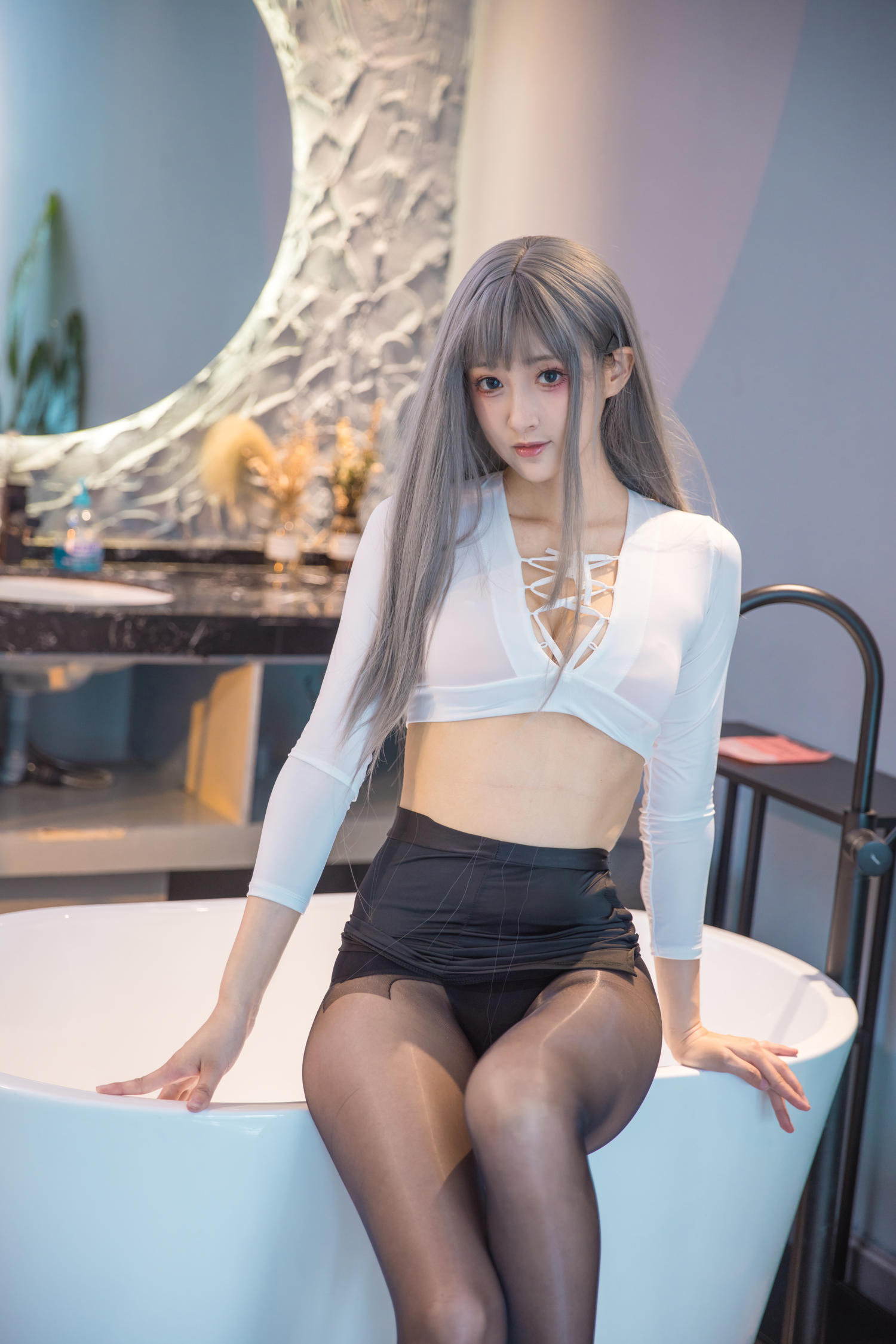 冬马路纱 浴缸湿身黑丝 [23P-410MB]