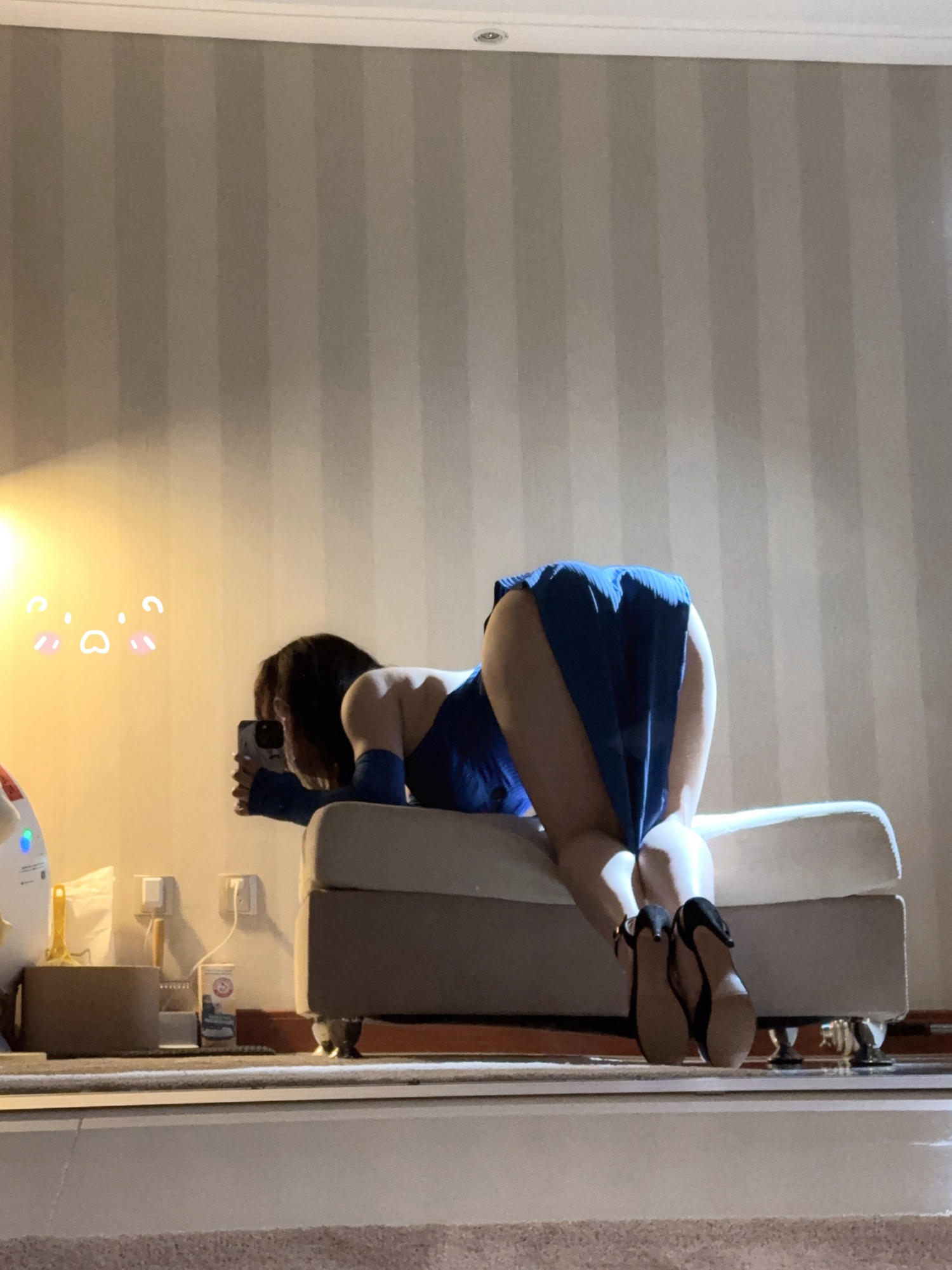 皮皮奶可可爱了啦 蓝色旗袍 [17P1V-58MB]