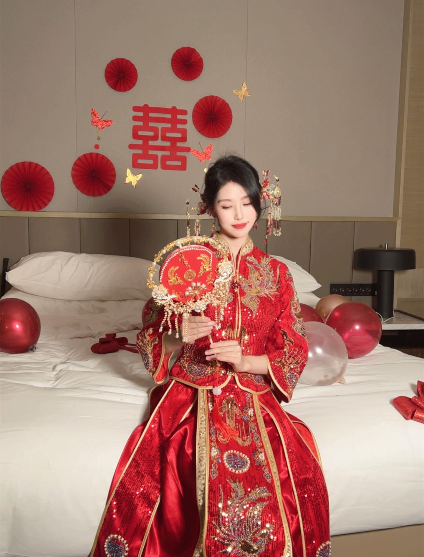 抖娘-利世 伴郎团轮新娘 [55P2V-808MB]