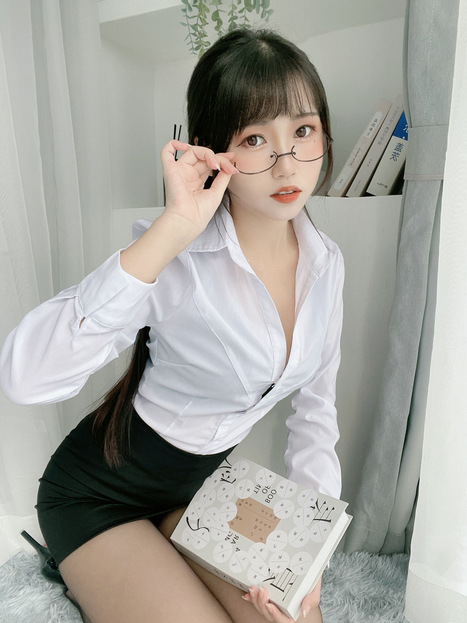 不呆猫 黑丝包臀OL [24P5V-908MB]