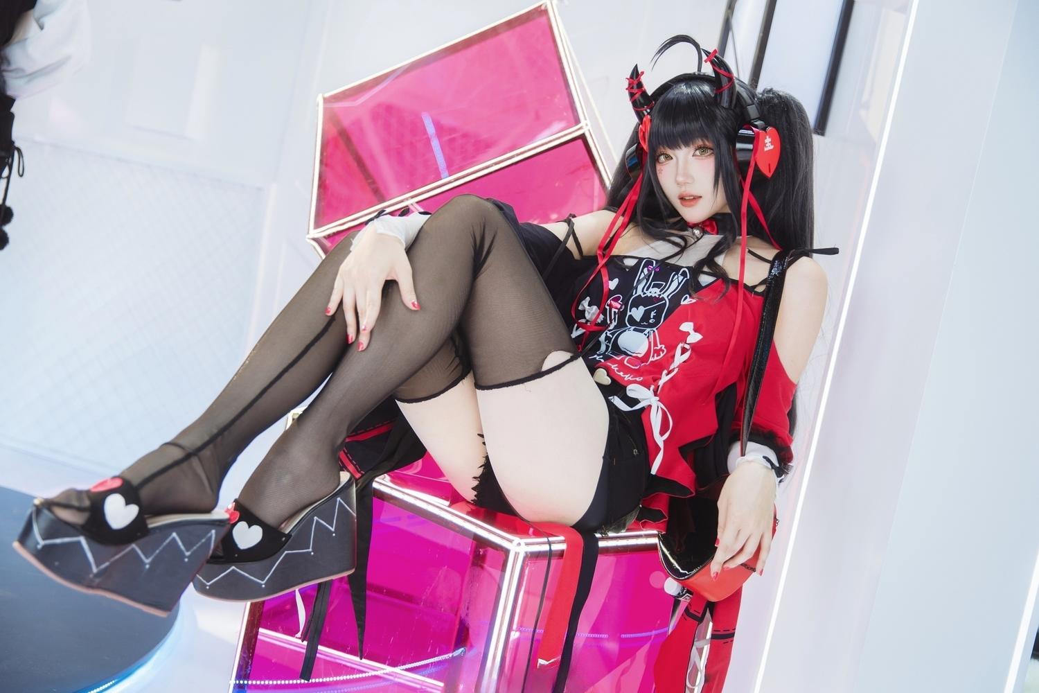 瓜希酱 交错战线cos旋律 [14P-23MB]