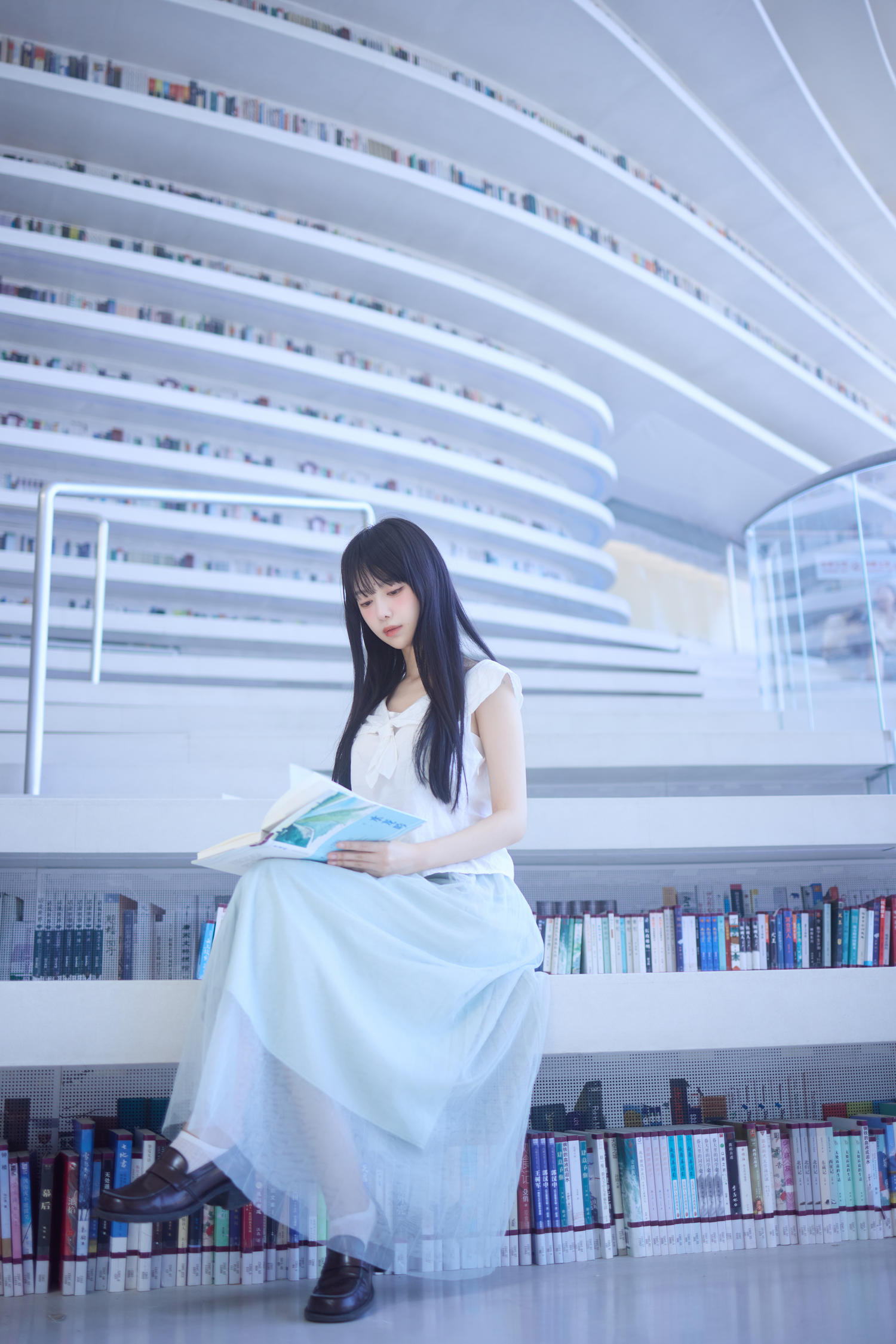 Shika小鹿鹿 图书馆 [16P-294MB]