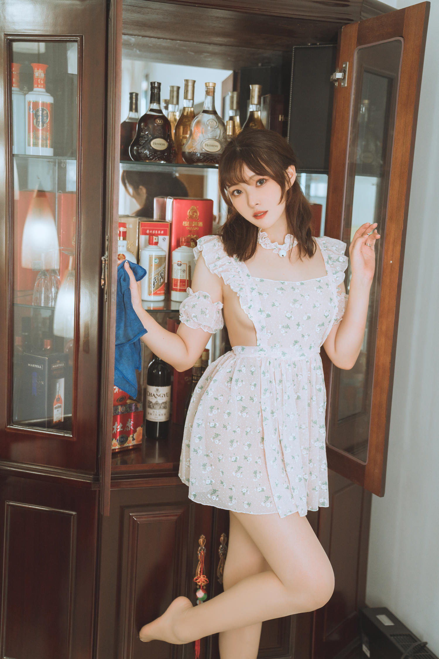 Natsuko夏夏子 碎花围裙 [55P-423MB]