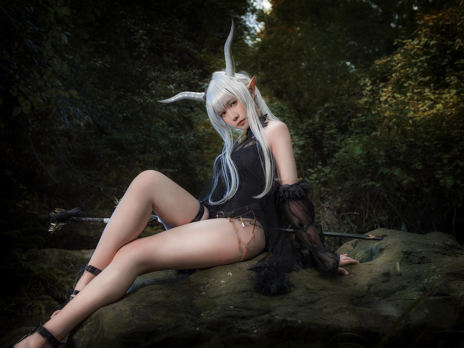 麻花麻花酱 明日方舟 闪灵泳装 [20P-134MB]