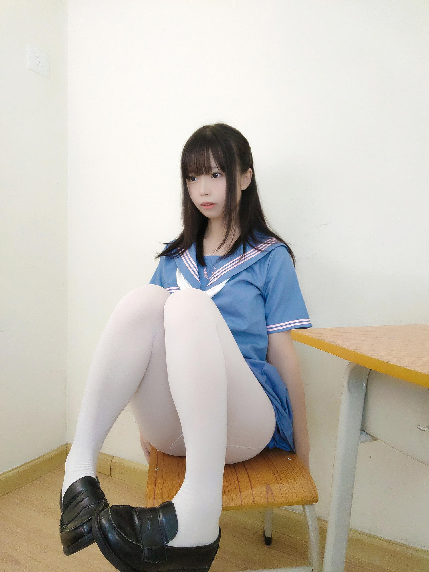 十万珍吱伏特 撸猫日记 [102P1V-305MB]