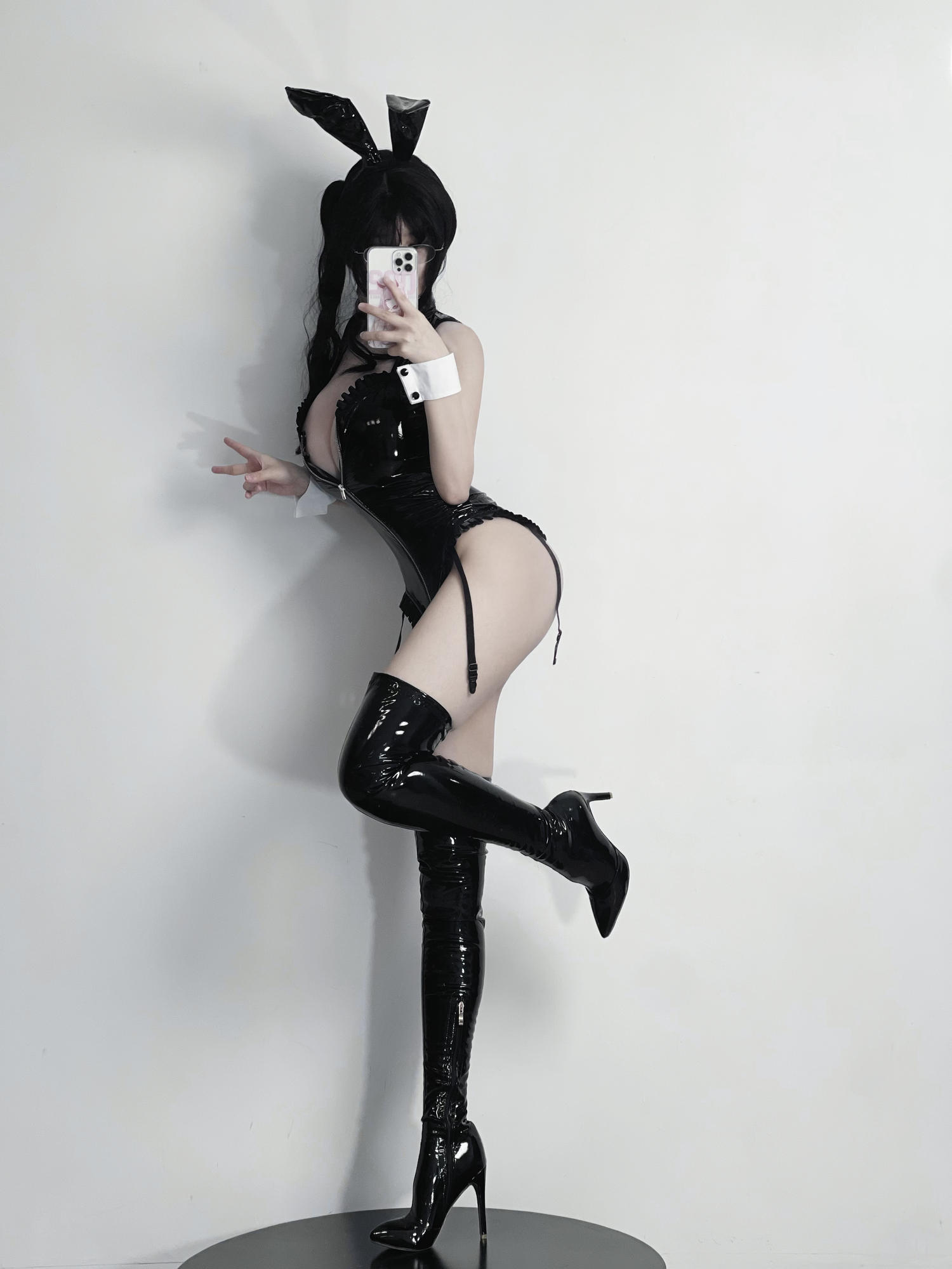 幼愛Youmeko 黑漆皮高跟兔女郎 [29P-54MB]