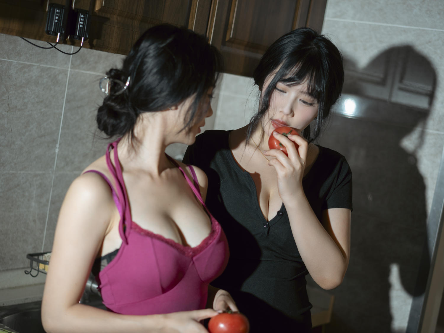 抖娘利世&沐棉吖 - 闺蜜厨房 [75P]