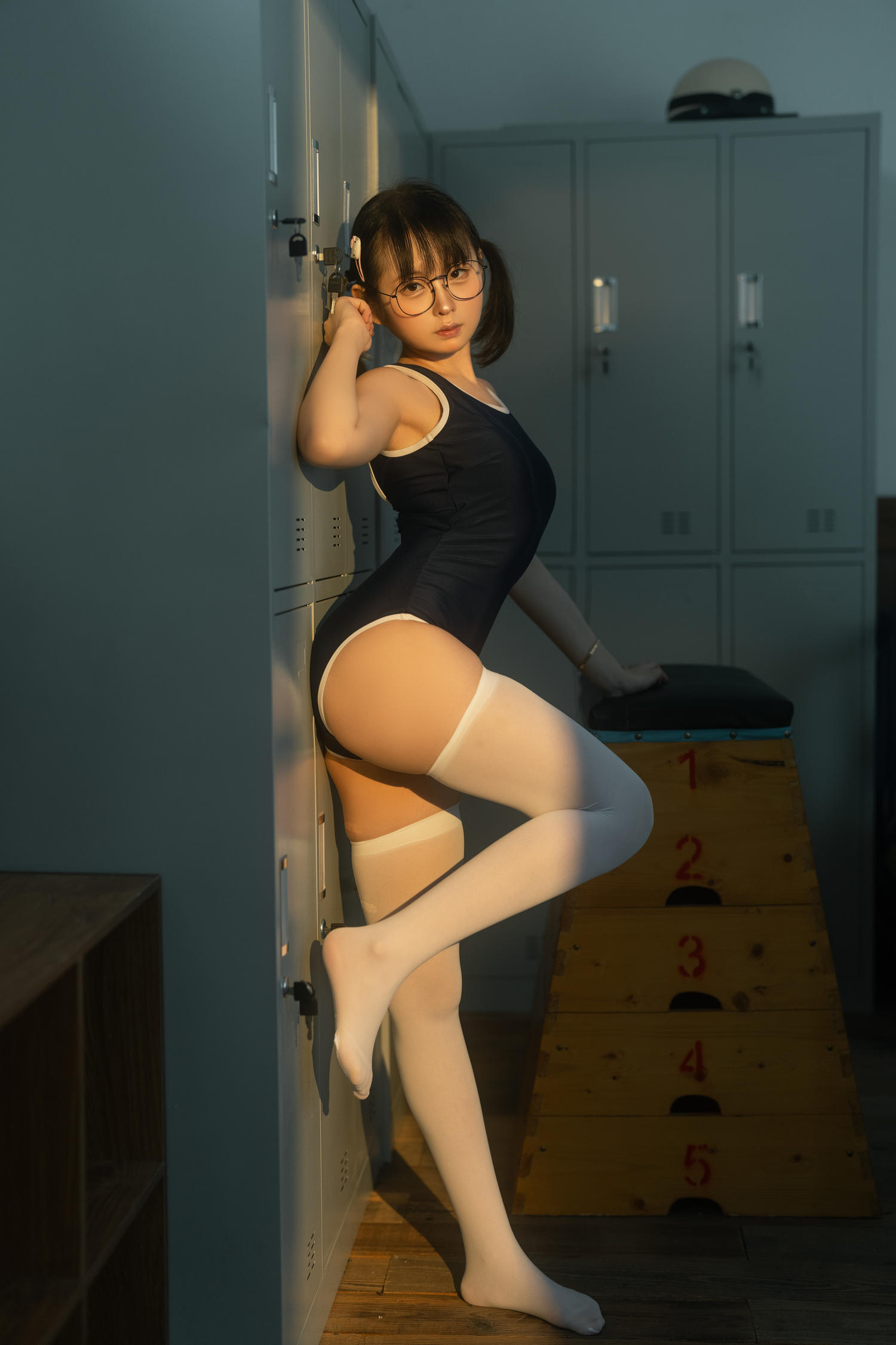 幼水铃衣 午间更衣室 [75P-554MB]