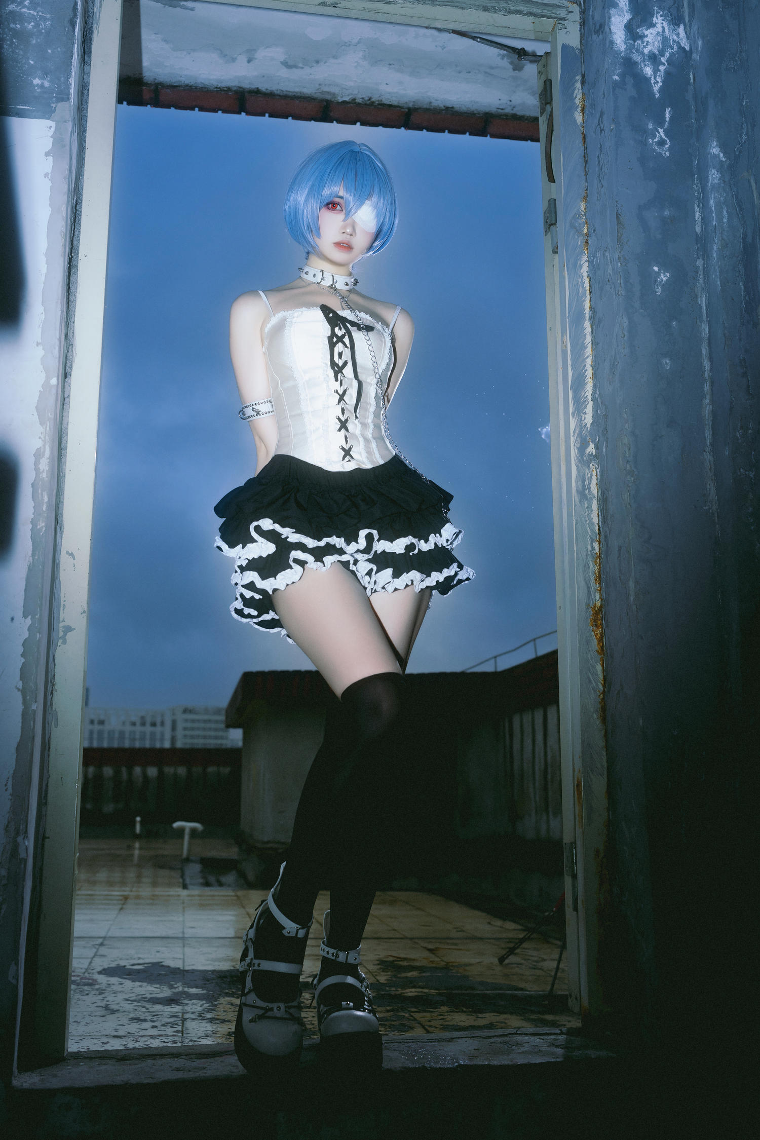 洛桑w伊梓 雨后天台 [35P-693MB]