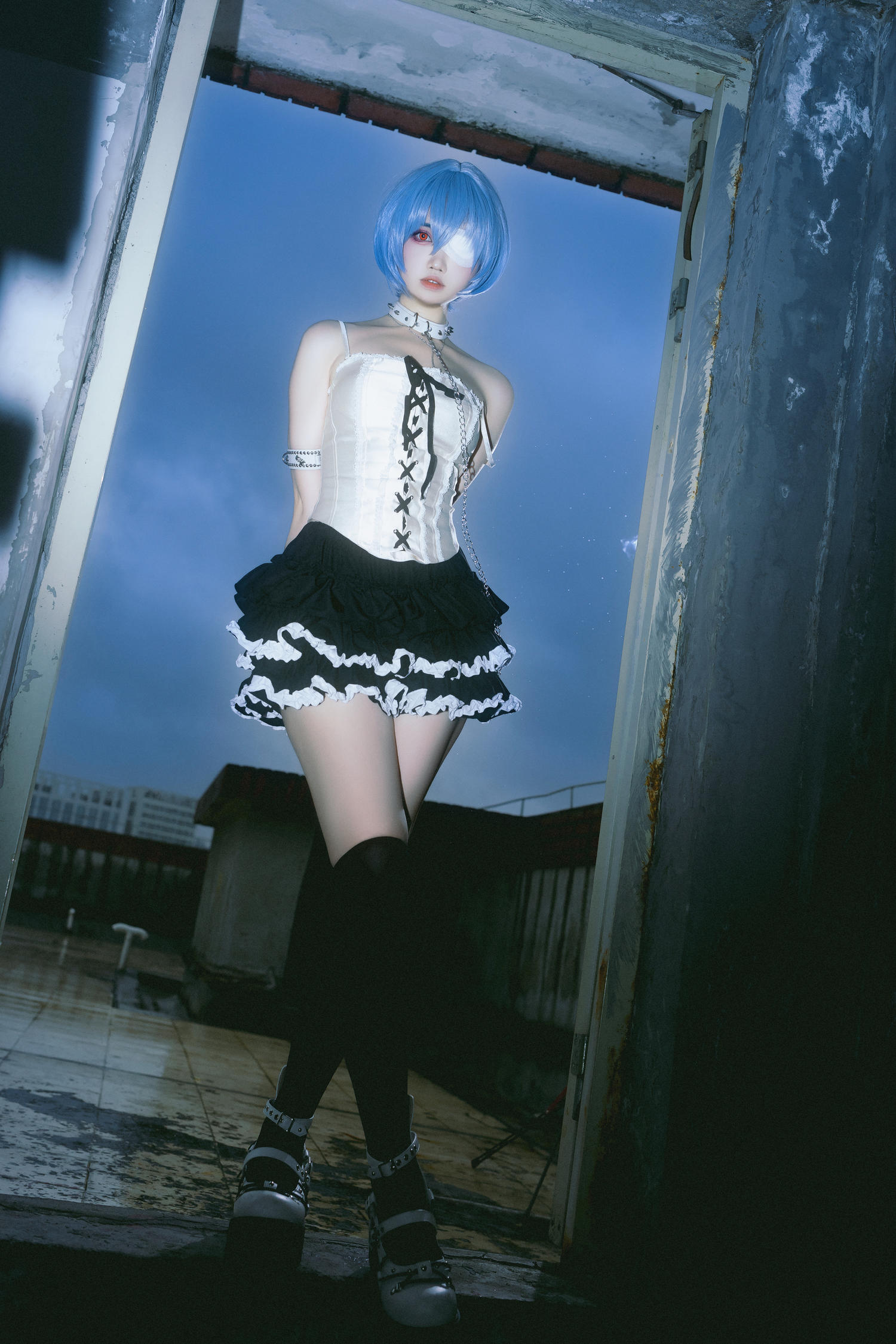 洛桑w伊梓 雨后天台 [35P-693MB]