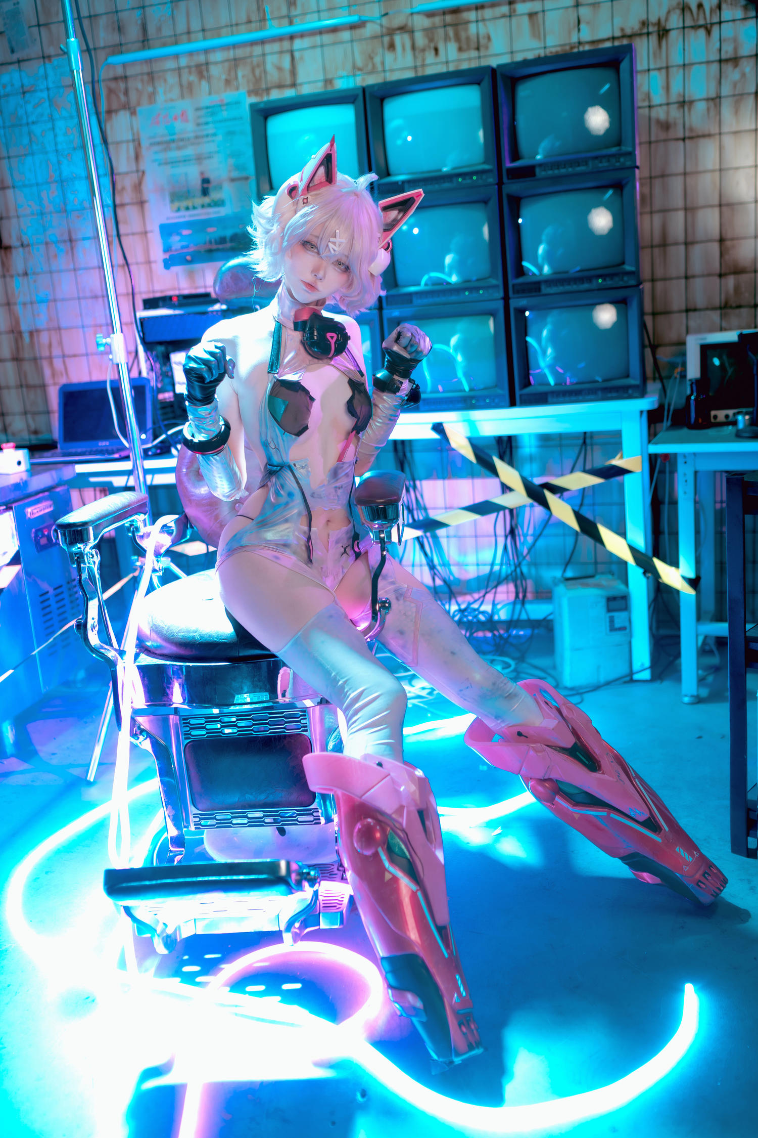 安食Ajiki 交错战线 绯猁 [31P-357MB]